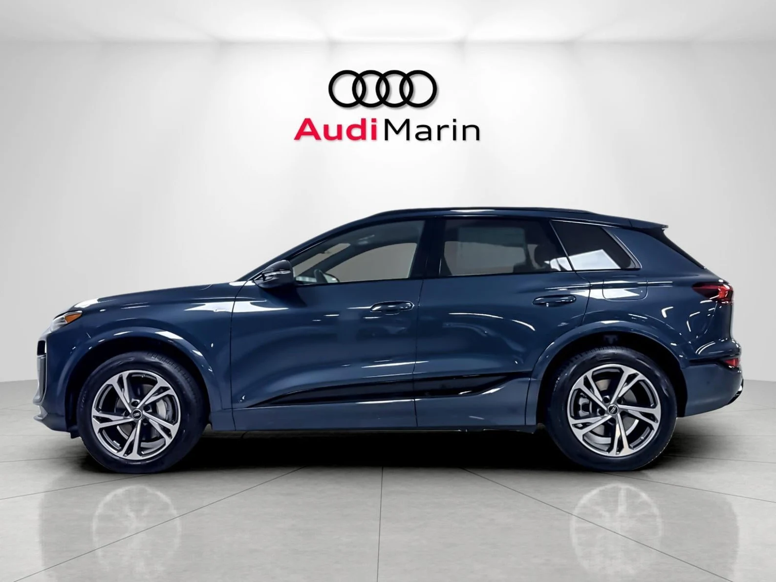 2027 Audi Q6 e-tron Premium Plus, 2/20