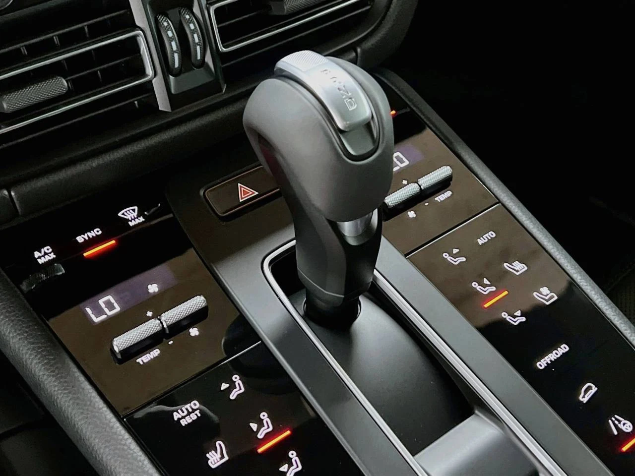 2026 Porsche Macan (95B), 19/20