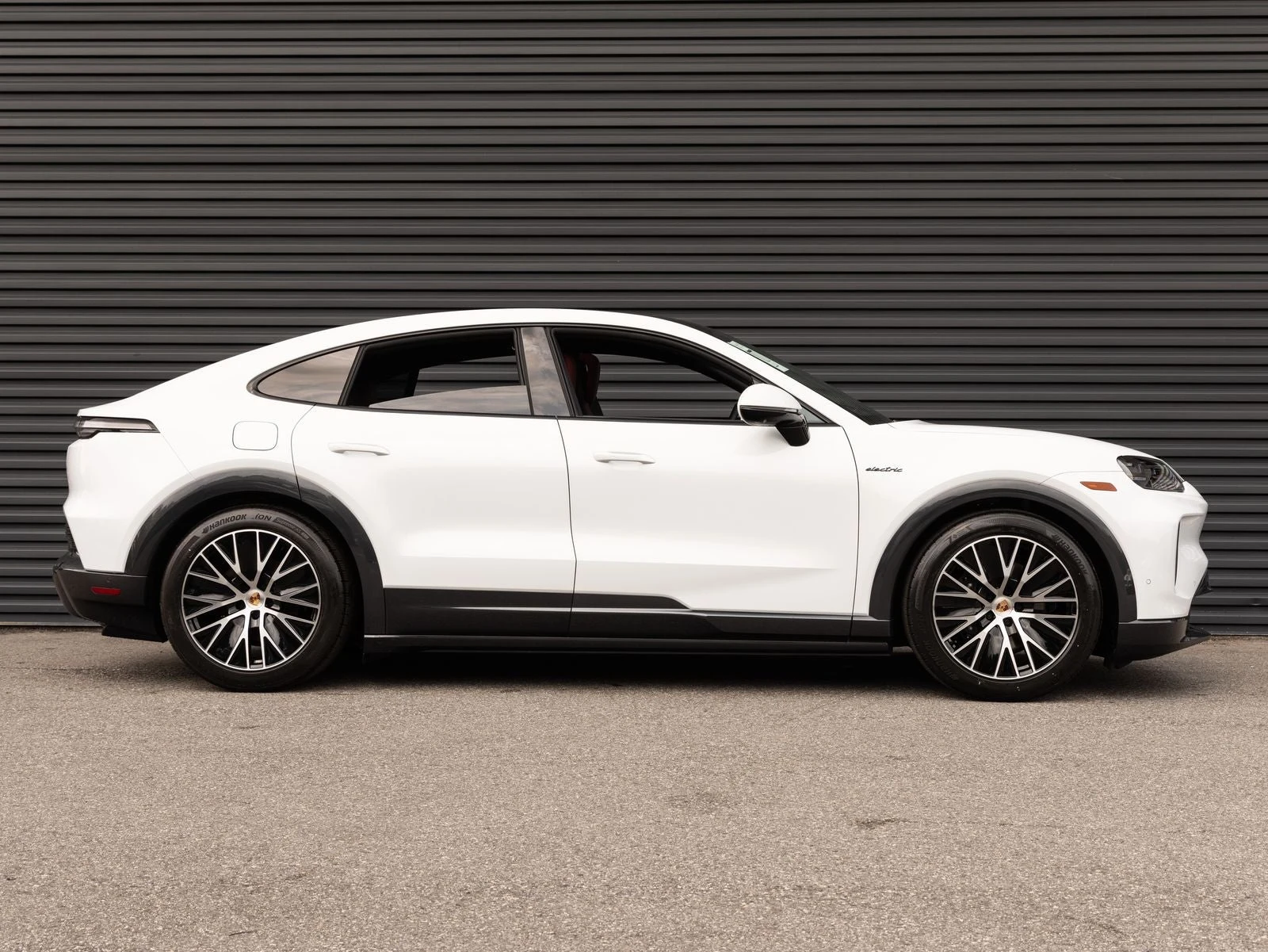 2026 Porsche Cayenne Coupé Electric (E4), 8/20