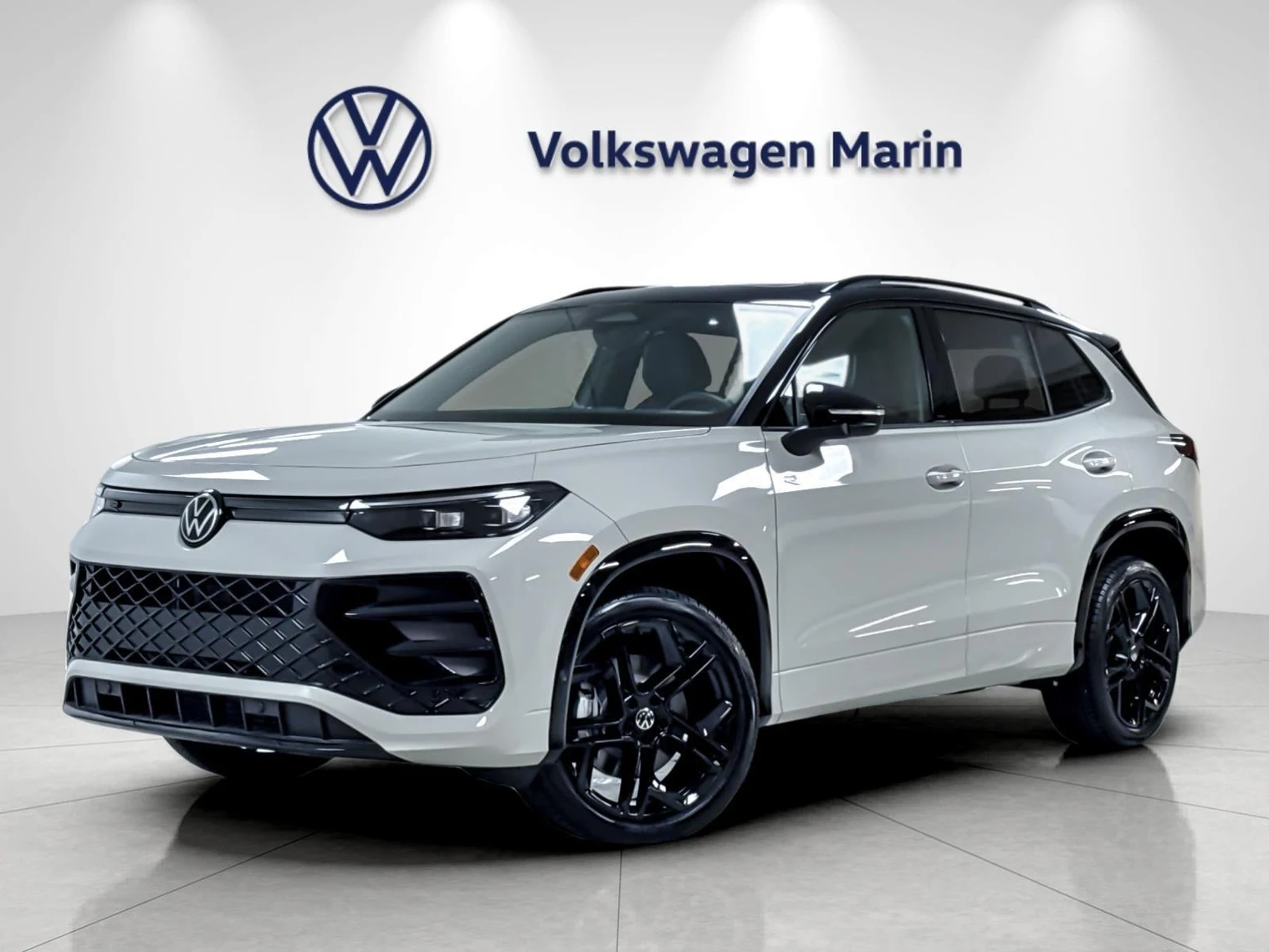 Volkswagen Tiguan SE R-Line Black (3rd Generation North America) · Sandstone W And Deep Black Roof · Indigo Auto Group