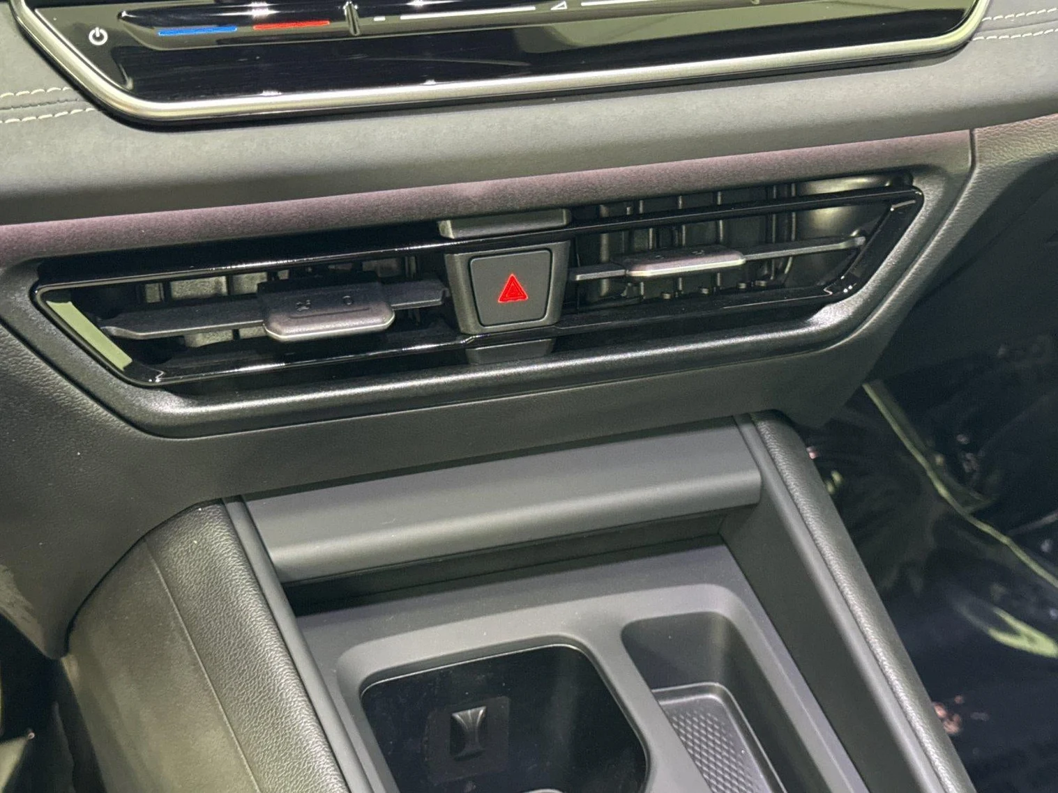 2026 Volkswagen Tiguan SE R-Line Black (3rd Generation North America), 19/20