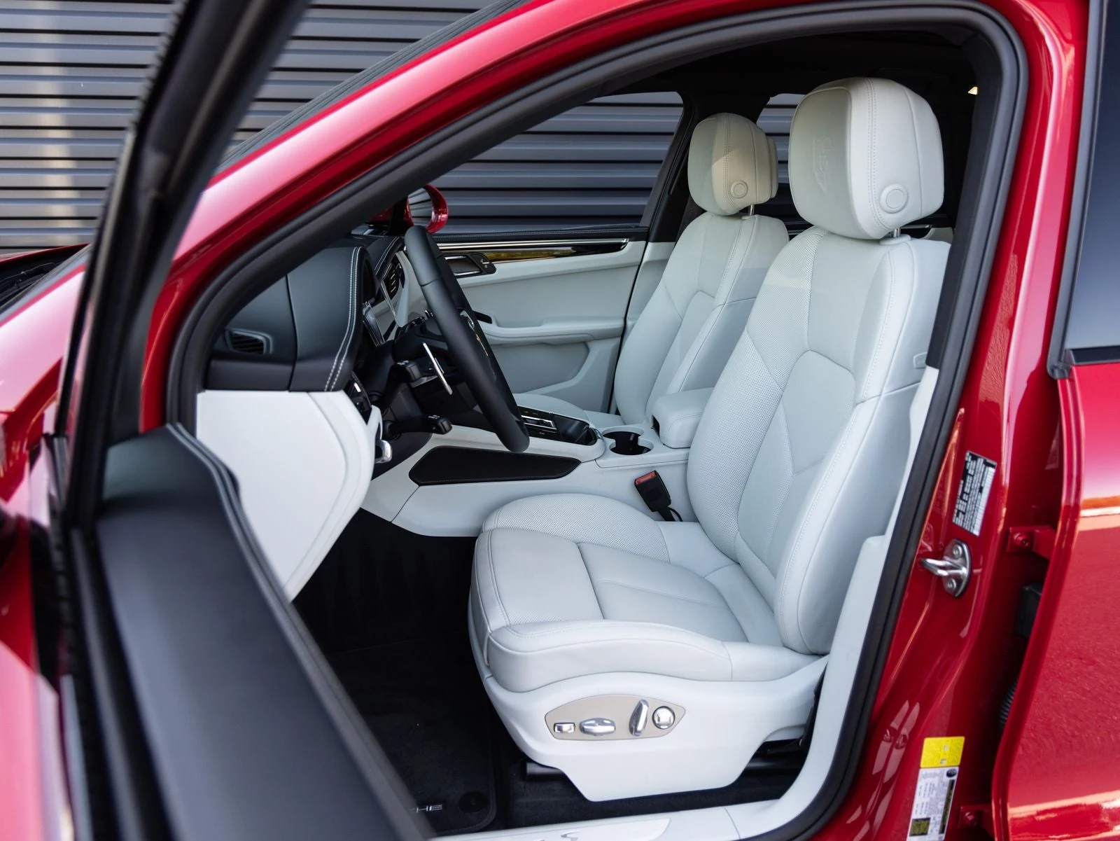 2026 Porsche Macan S (95B), 5/20