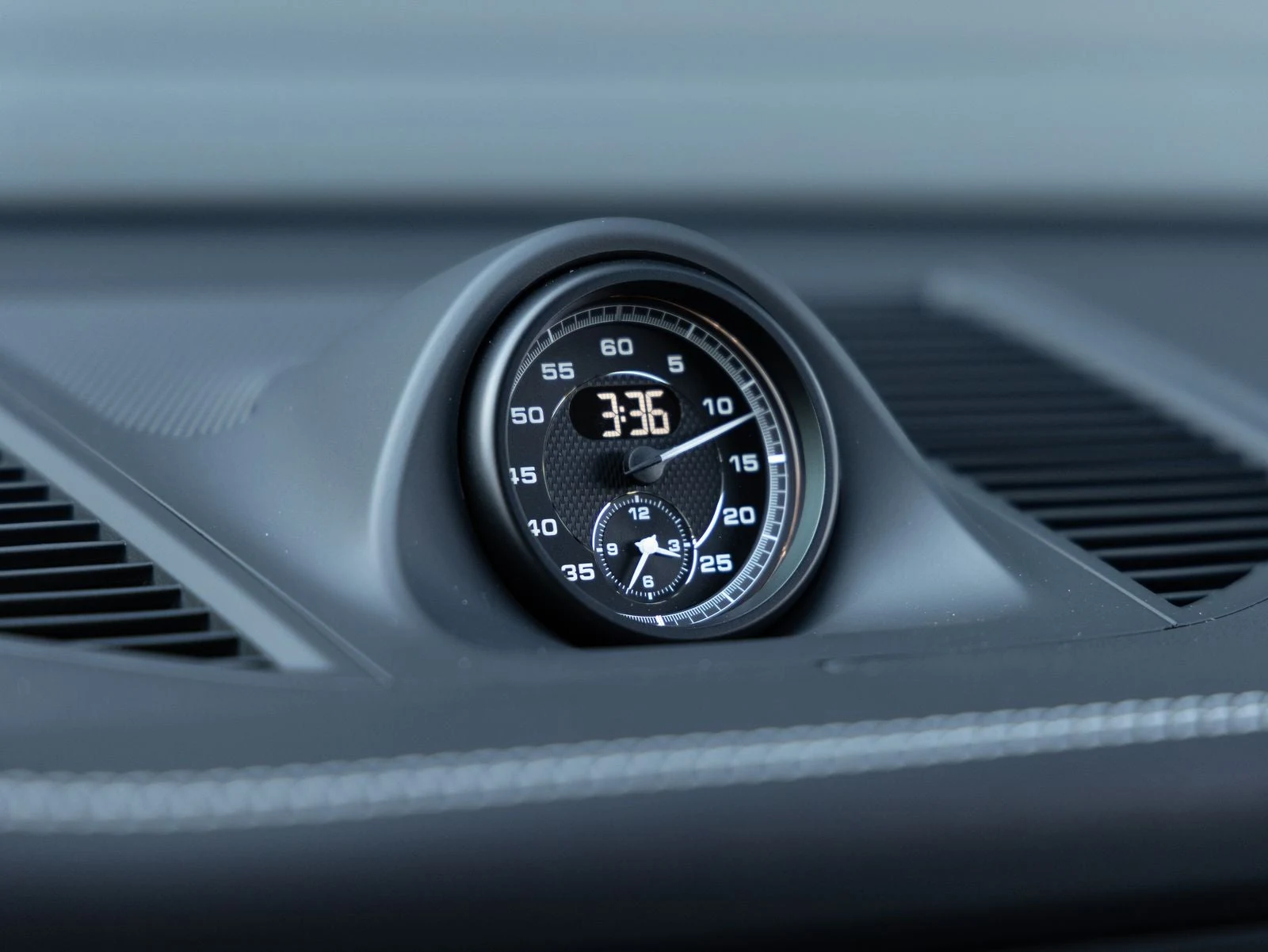 2026 Porsche Macan S (95B), 17/20