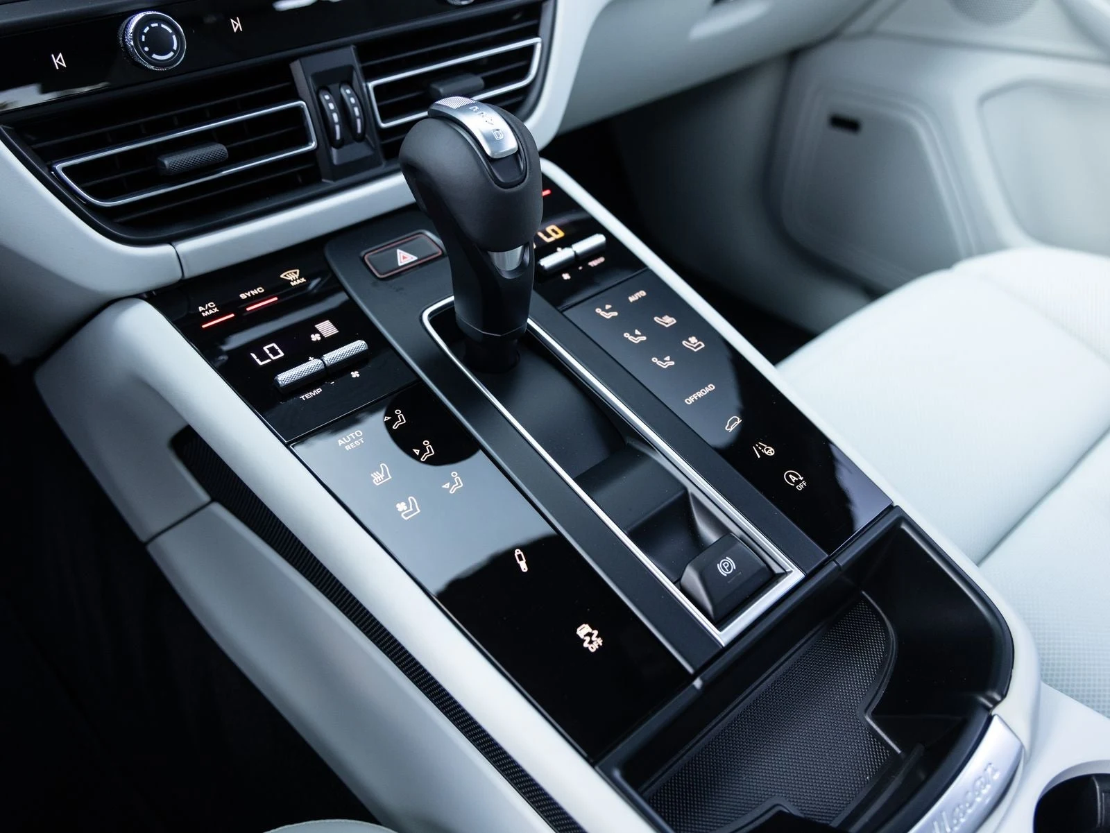 2026 Porsche Macan S (95B), 18/20
