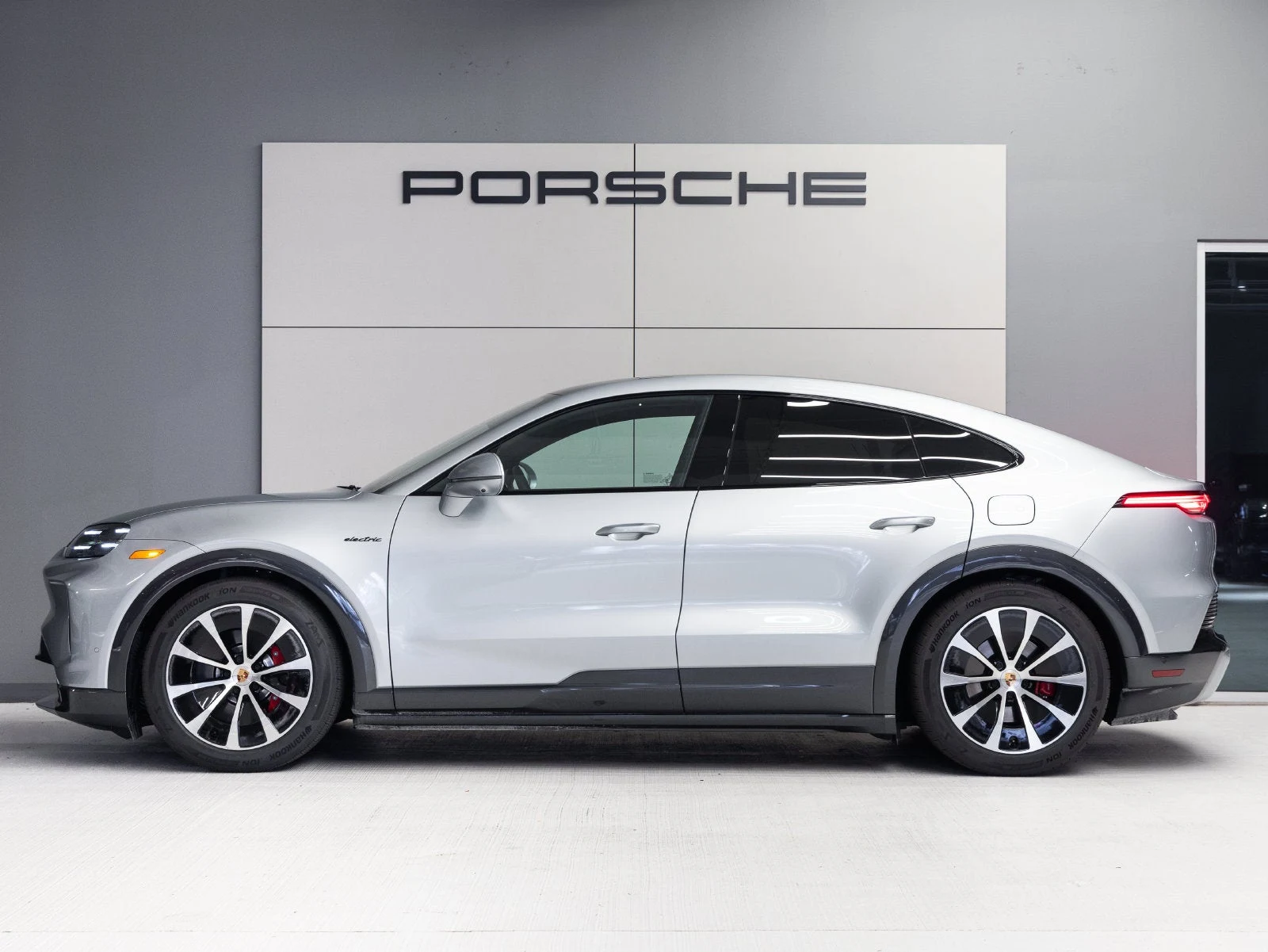 2026 Porsche Cayenne S Coupé Electric (E4), 2/20