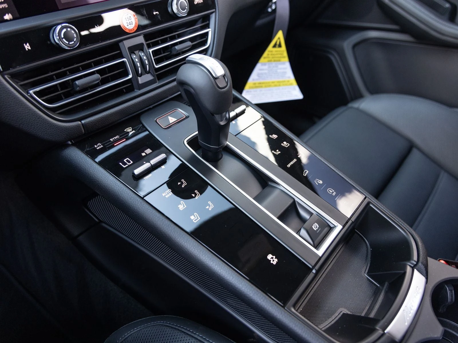 2026 Porsche Macan (95B), 18/20