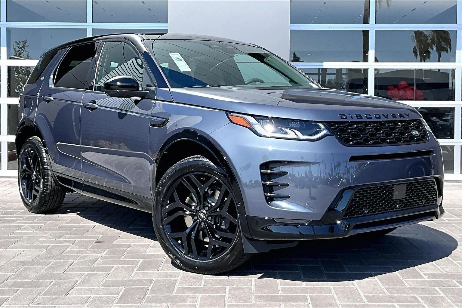 2026 Land Rover Discovery Sport Landmark (L550), 2/14