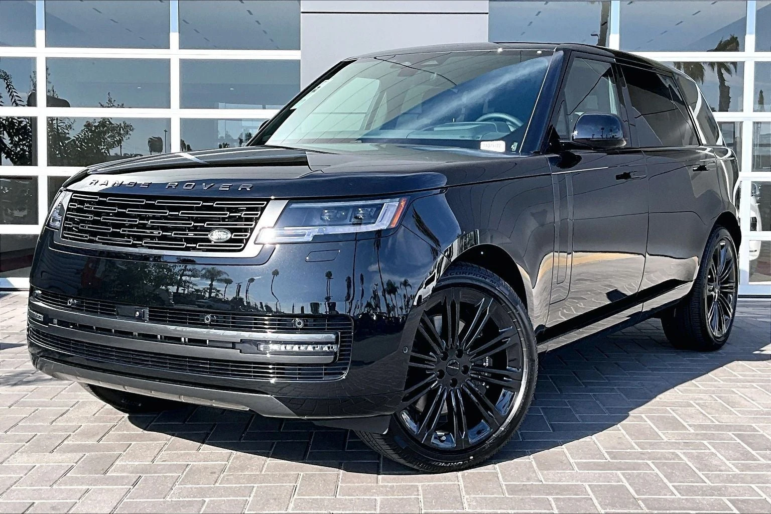 Land Rover Range Rover SE LWB (L460) · Santorini Black · Indigo Auto Group