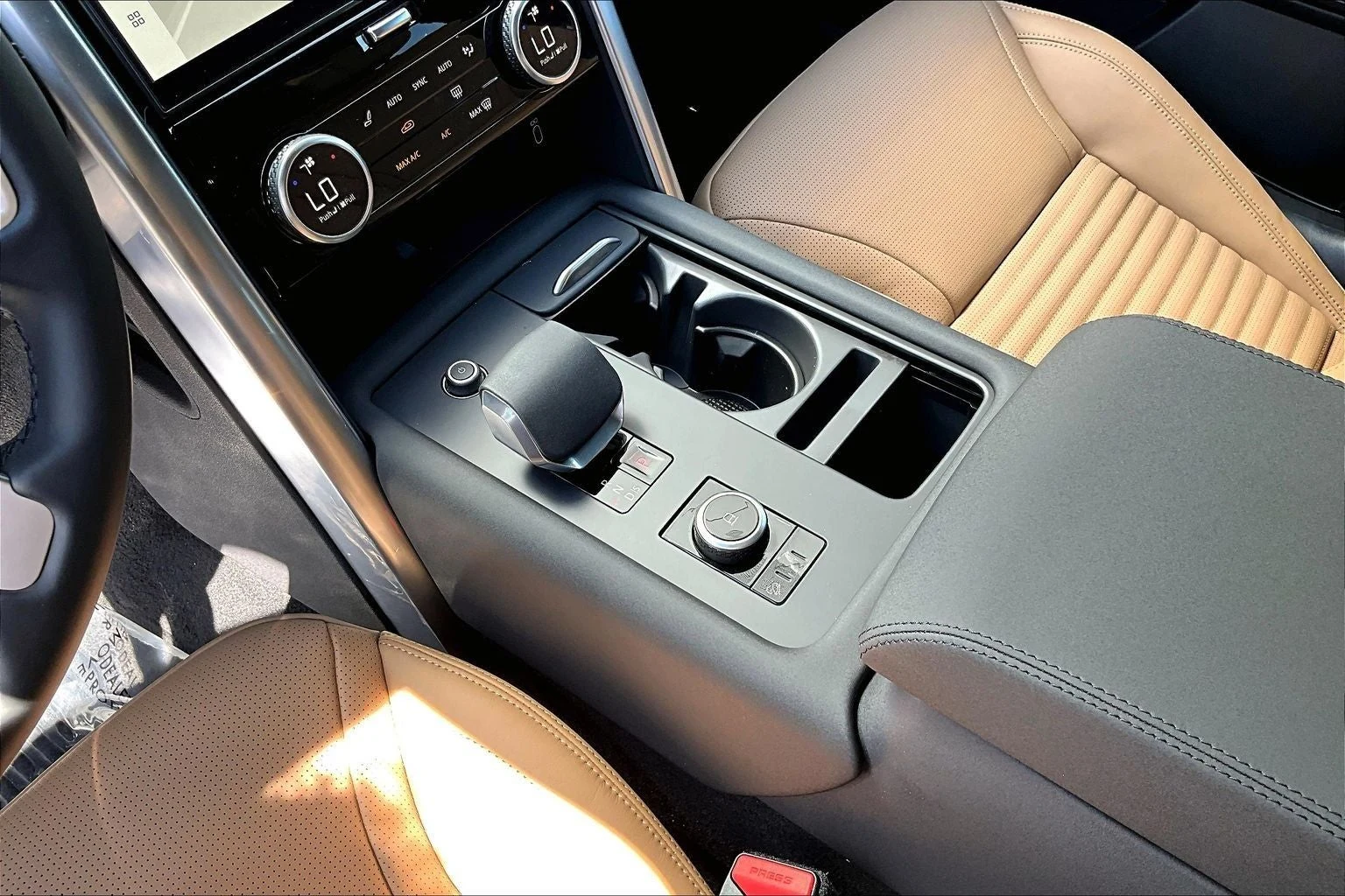 2026 Land Rover Discovery Gemini Edition (L462), 8/15