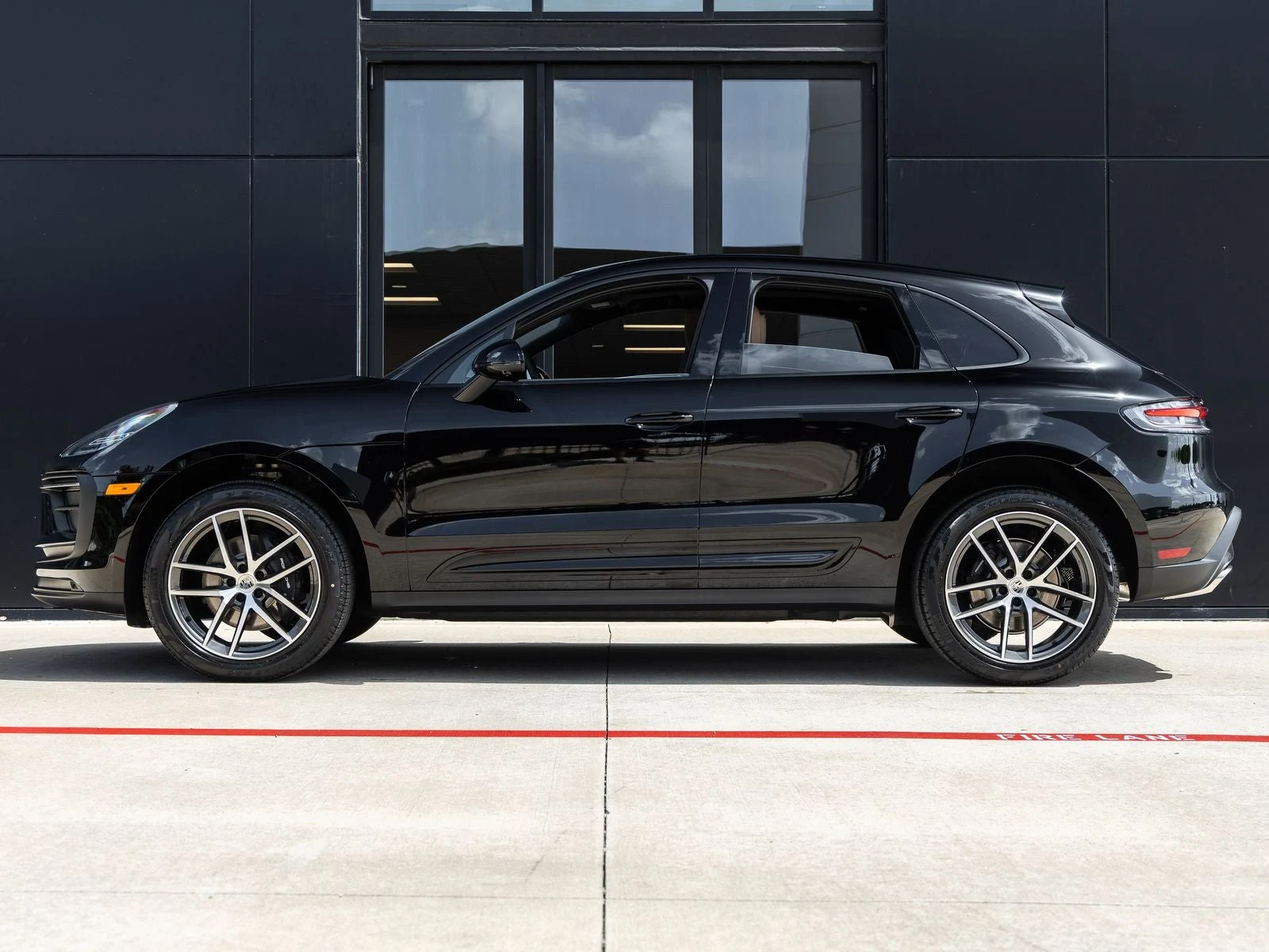2026 Porsche Macan (95B), 2/20
