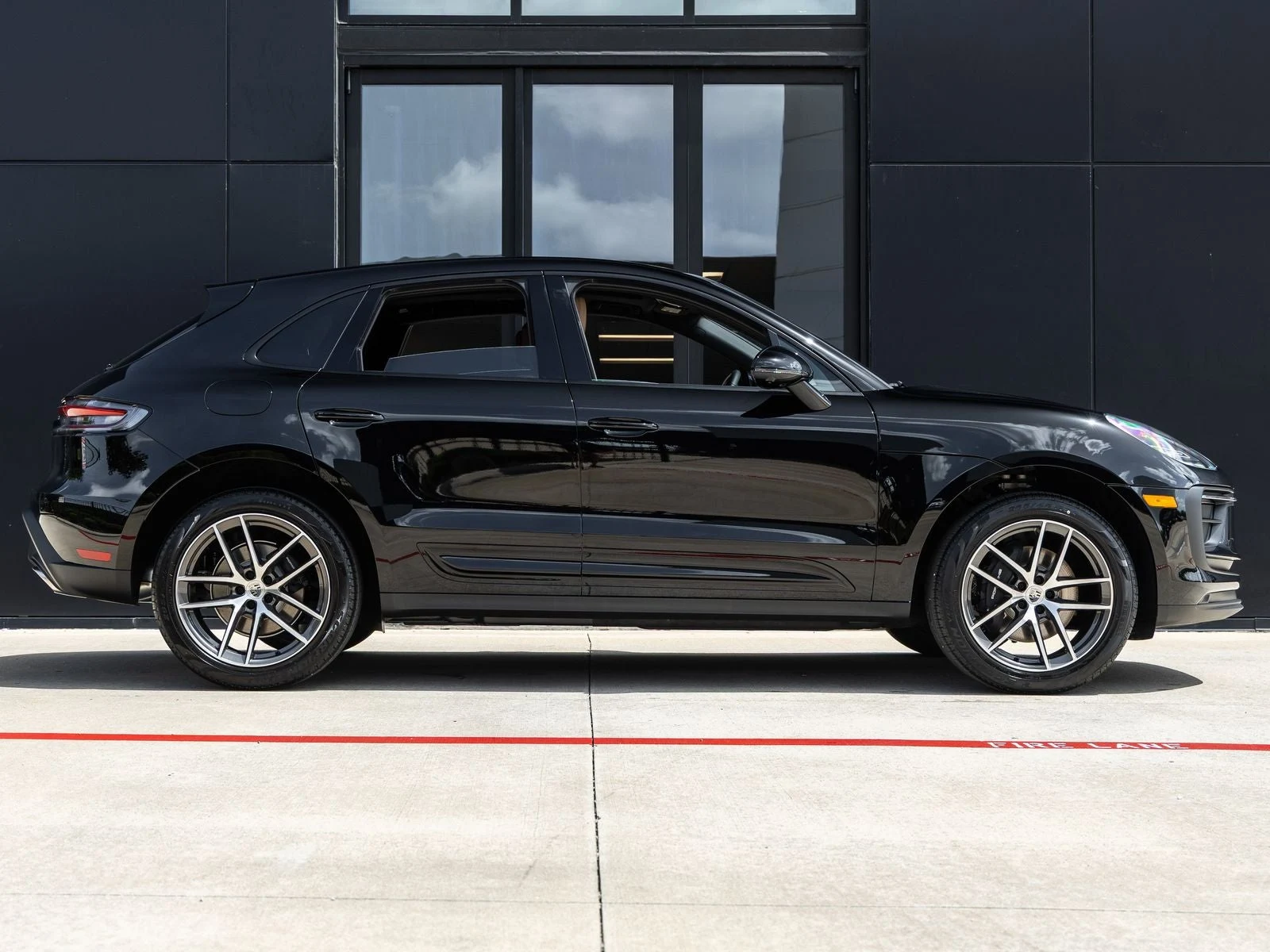 2026 Porsche Macan (95B), 12/20