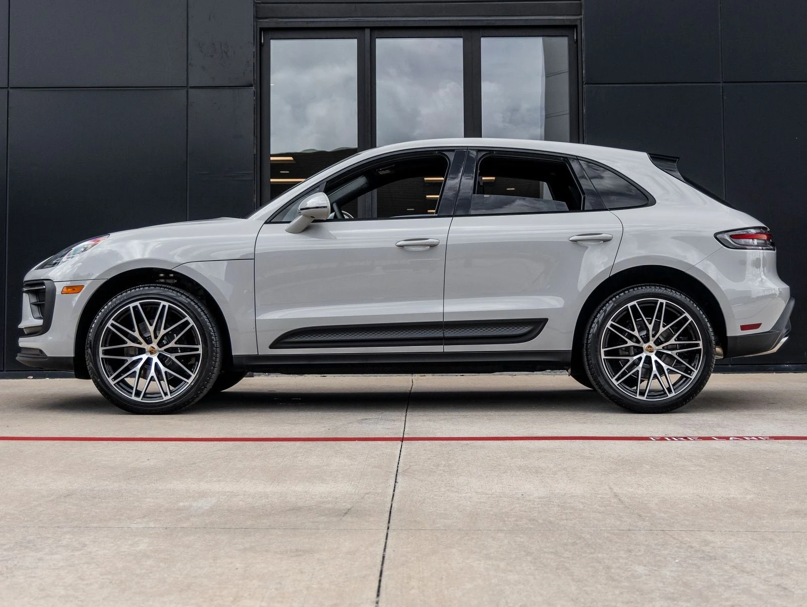 2026 Porsche Macan (95B), 2/20