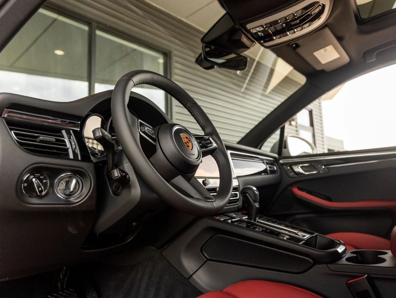 2026 Porsche Macan (95B), 4/20