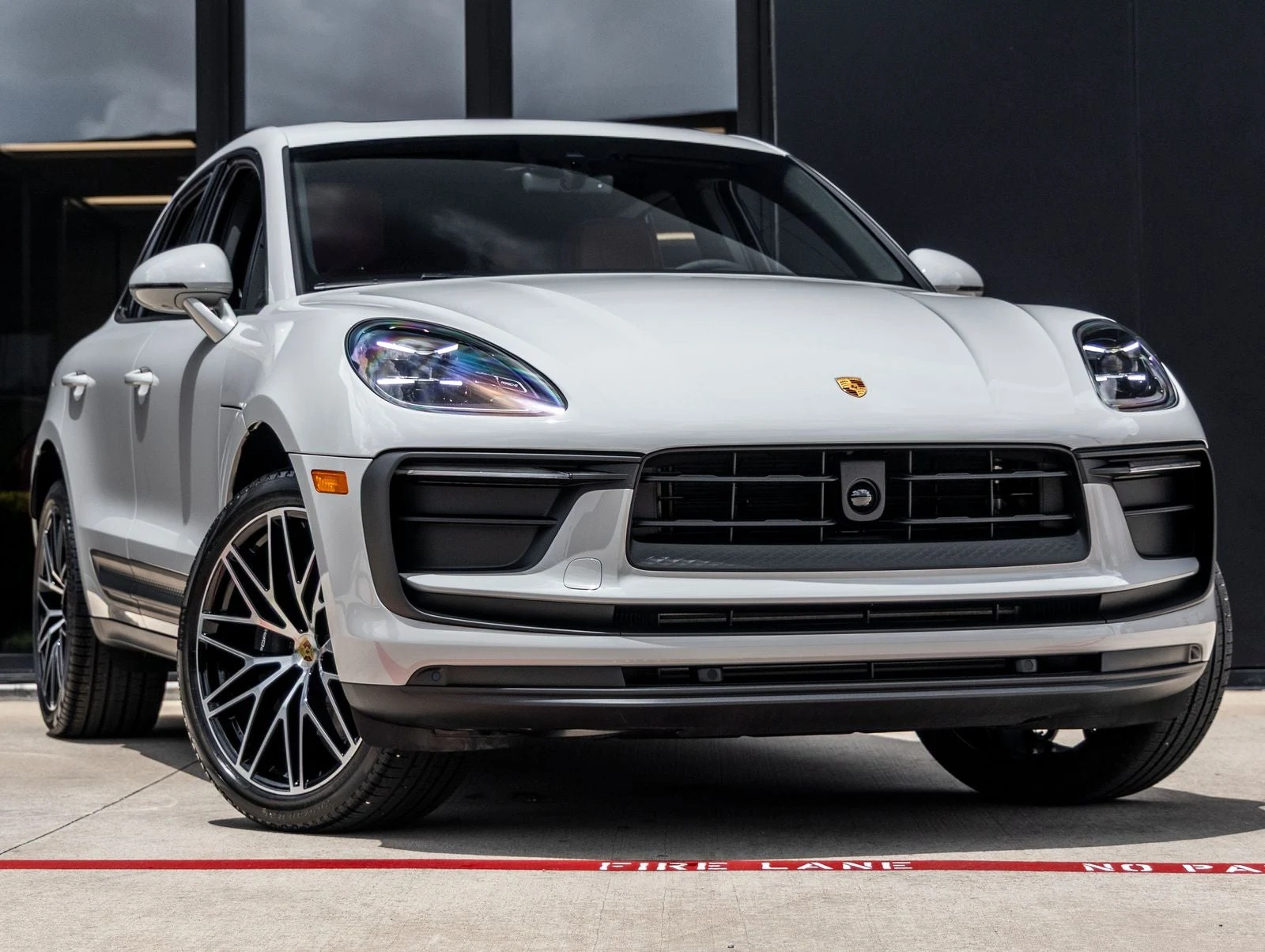 2026 Porsche Macan (95B), 6/20