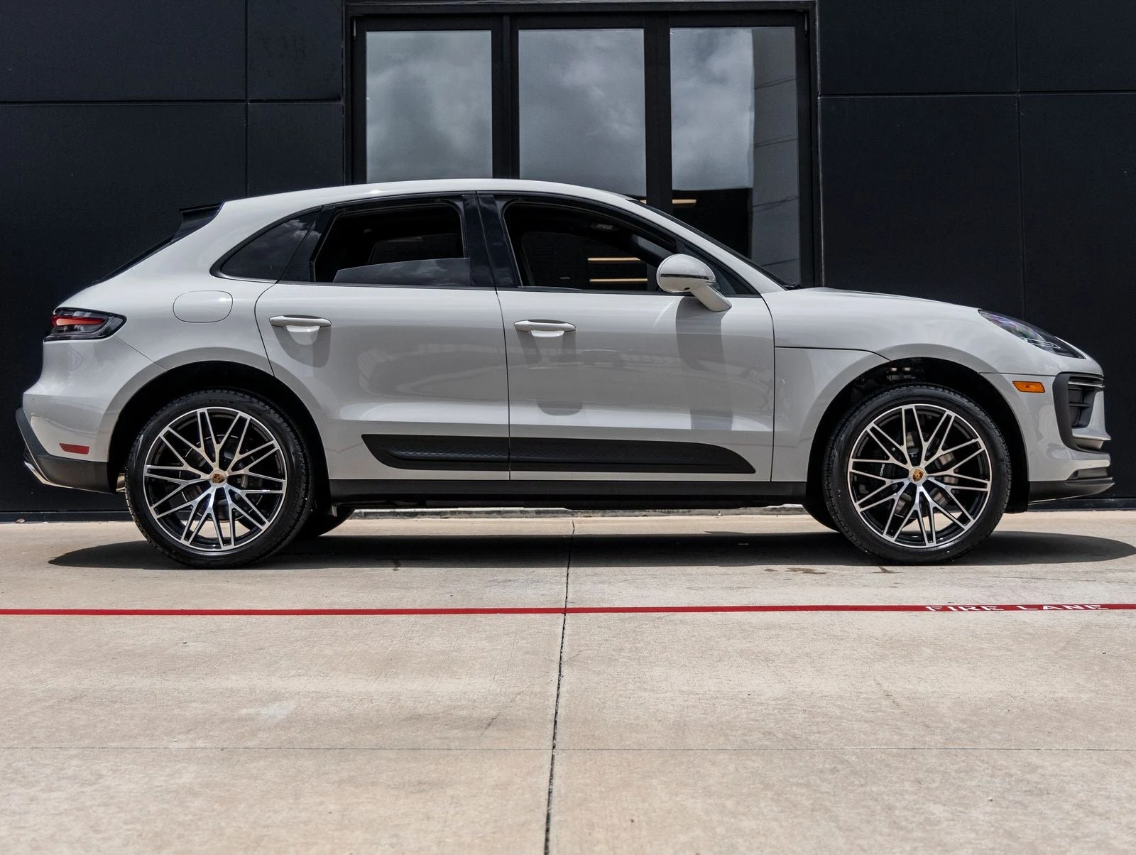 2026 Porsche Macan (95B), 12/20