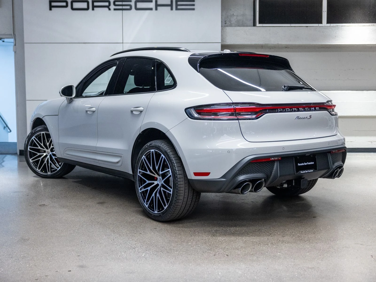 2026 Porsche Macan S (95B), 3/20