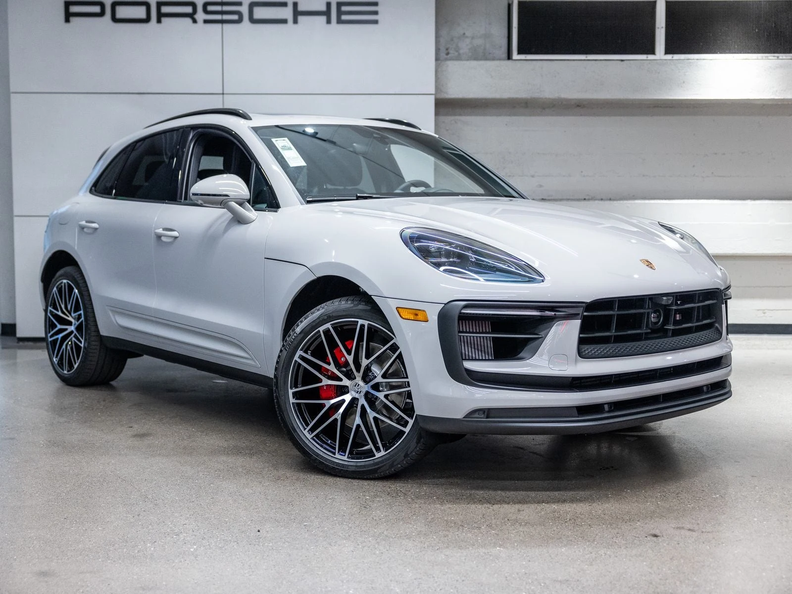 2026 Porsche Macan S (95B), 11/20