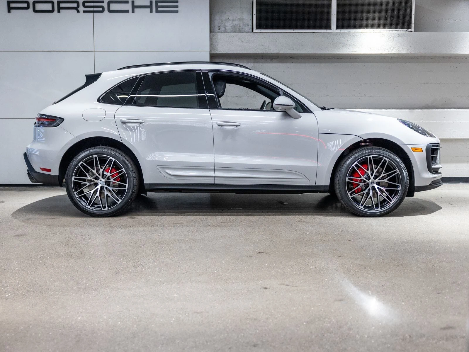 2026 Porsche Macan S (95B), 17/20