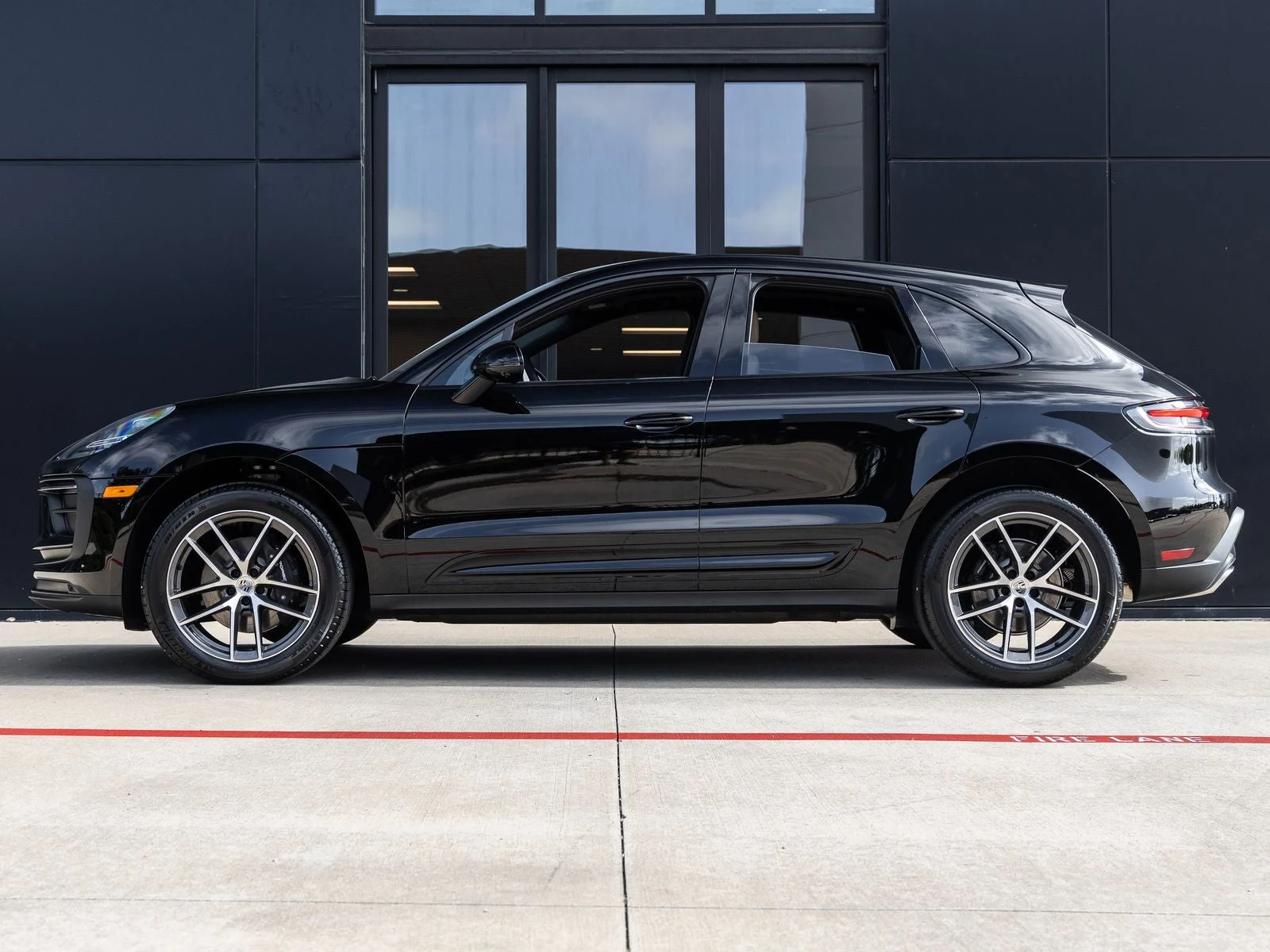 2026 Porsche Macan (95B), 2/20