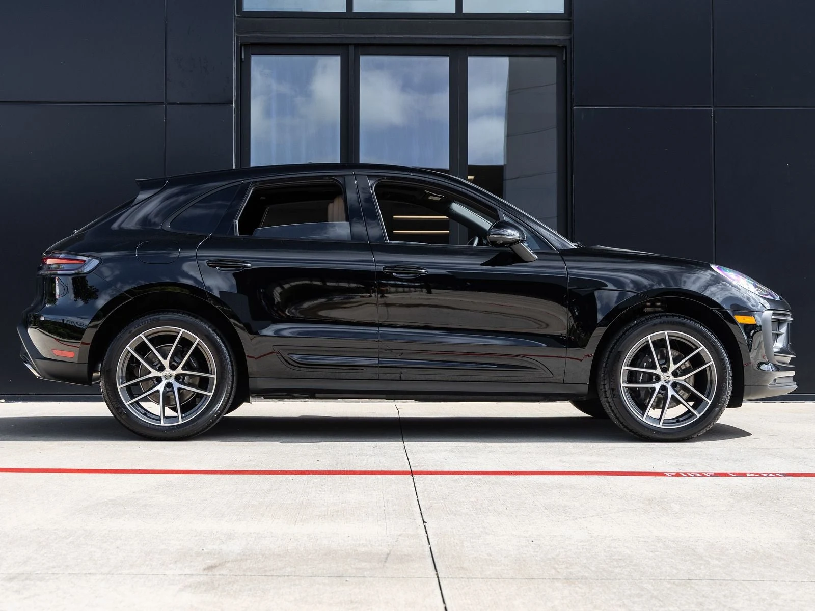 2026 Porsche Macan (95B), 12/20