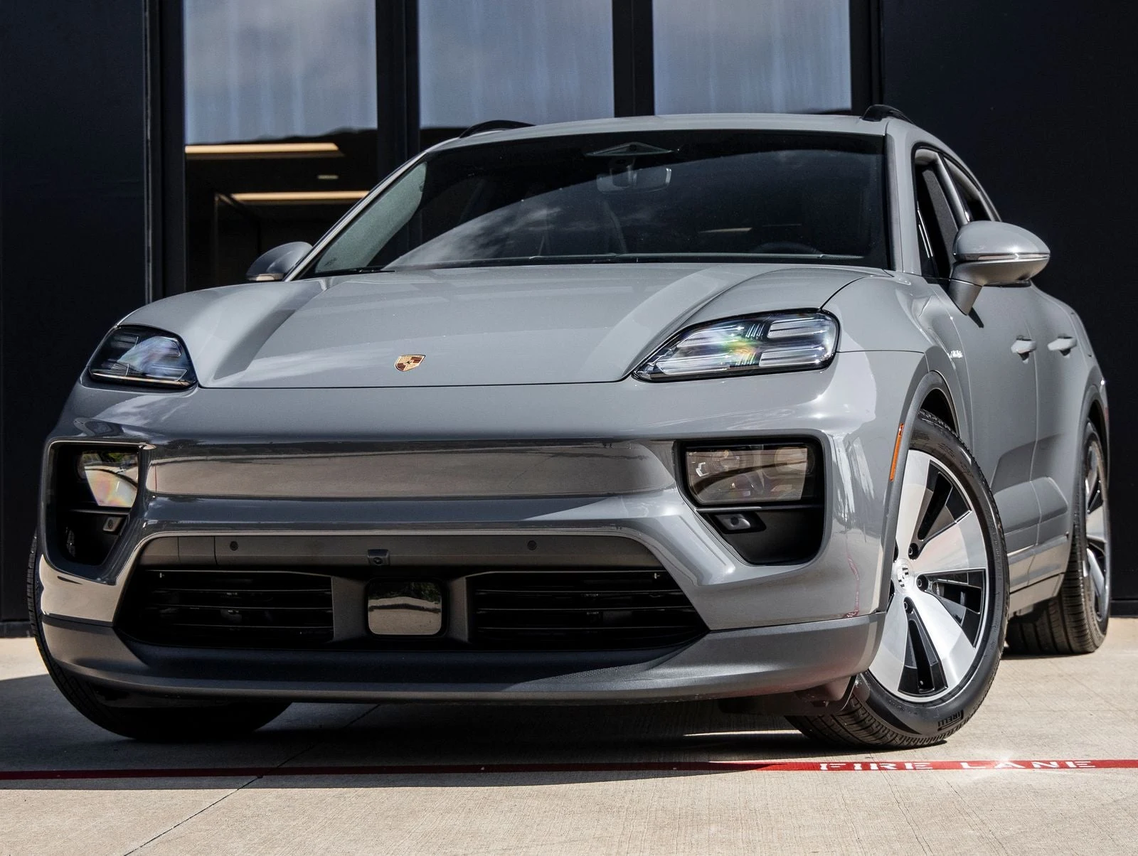 Porsche Macan 4 Electric (XAB) · Slate Grey Neo · Indigo Auto Group