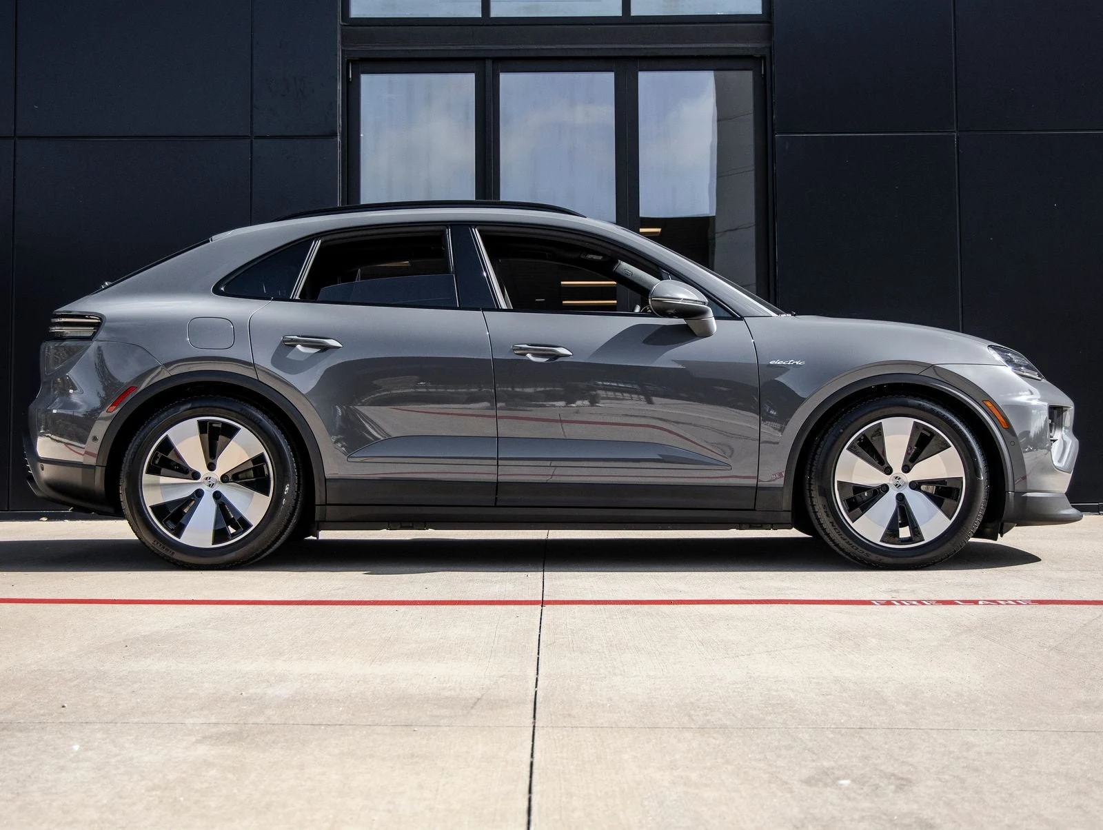 2026 Porsche Macan 4 Electric (XAB), 12/20