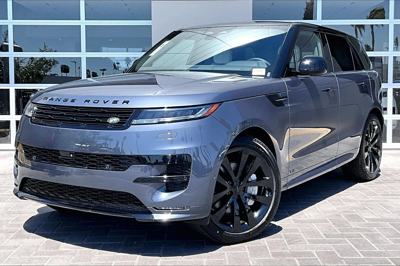 Land Rover Range Rover Sport Dynamic SE (L461) · Varesine Blue Metallic · Indigo Auto Group