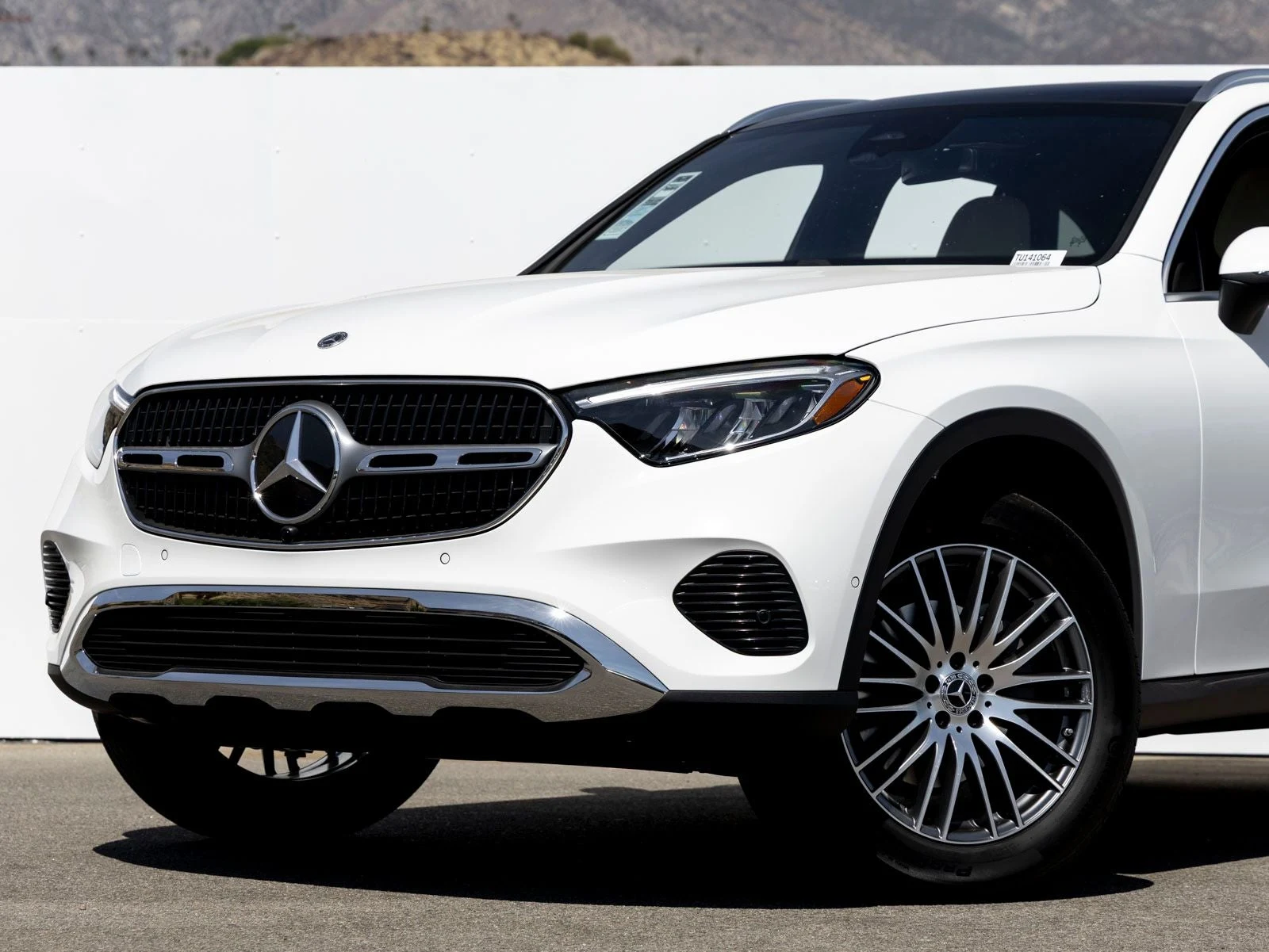 2026 Mercedes-Benz GLC 300 4MATIC (X254), 2/20
