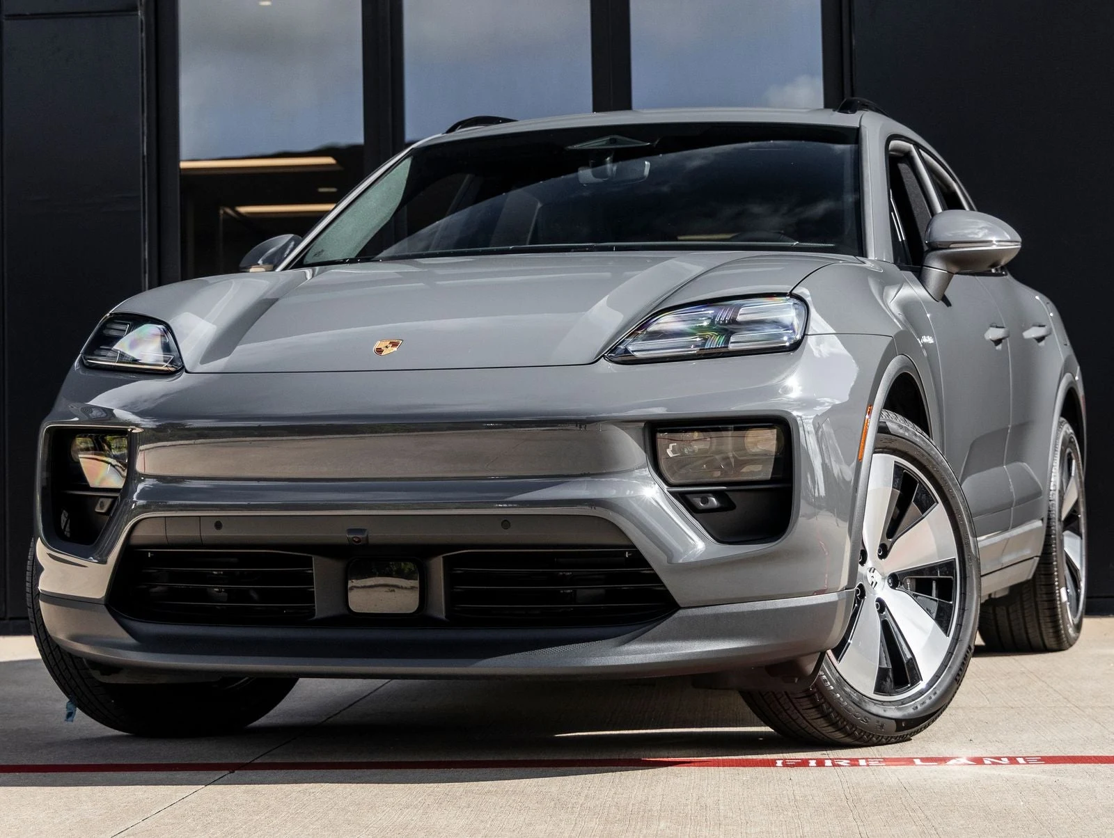 Porsche Macan 4 Electric (XAB) · Slate Grey Neo · Indigo Auto Group