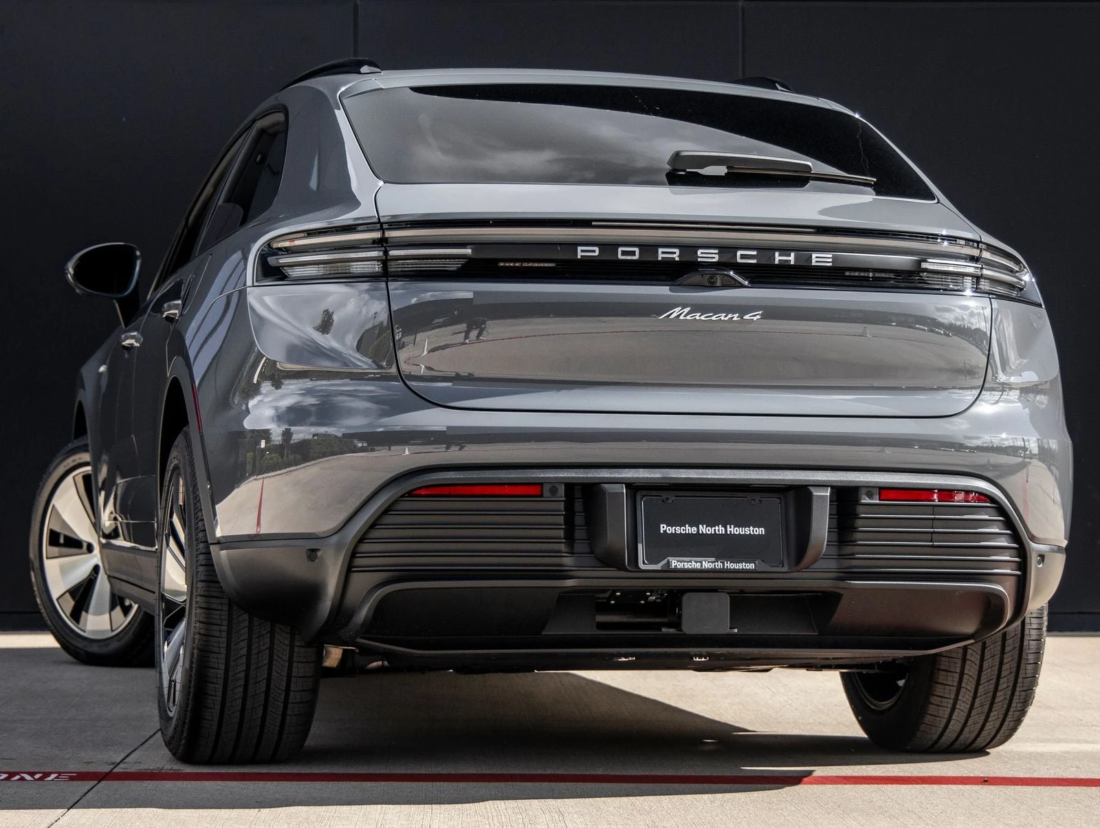 2026 Porsche Macan 4 Electric (XAB), 3/20