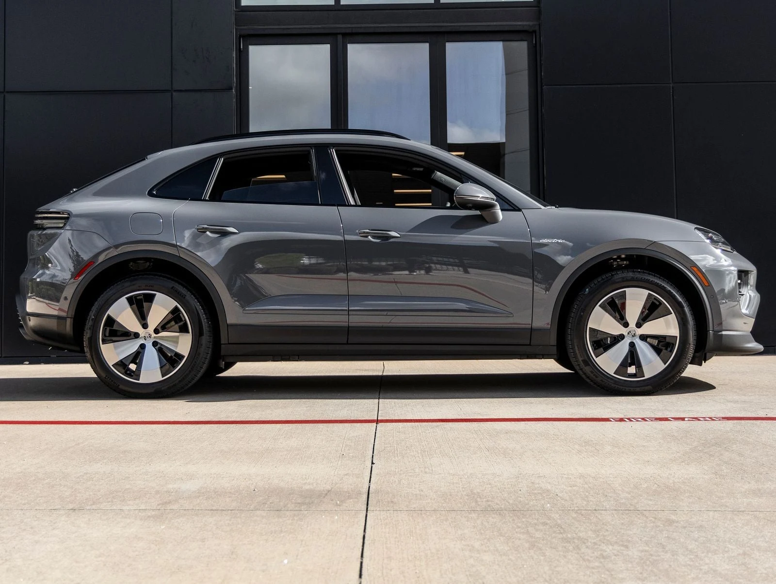 2026 Porsche Macan 4 Electric (XAB), 12/20