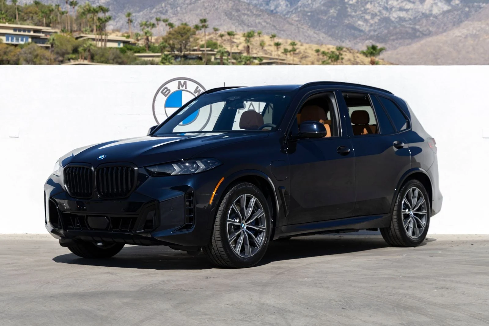 BMW X5 xDrive50e (G05) · Carbon Black Metallic · Indigo Auto Group