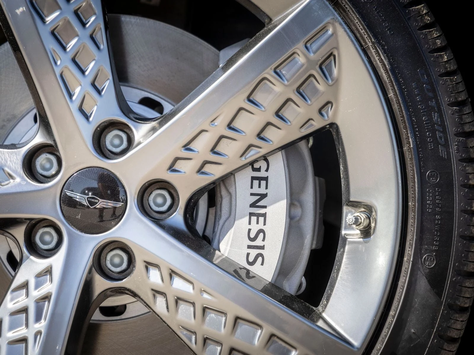 2027 Genesis G80 2.5T Sport Prestige (2024 Update), 6/20