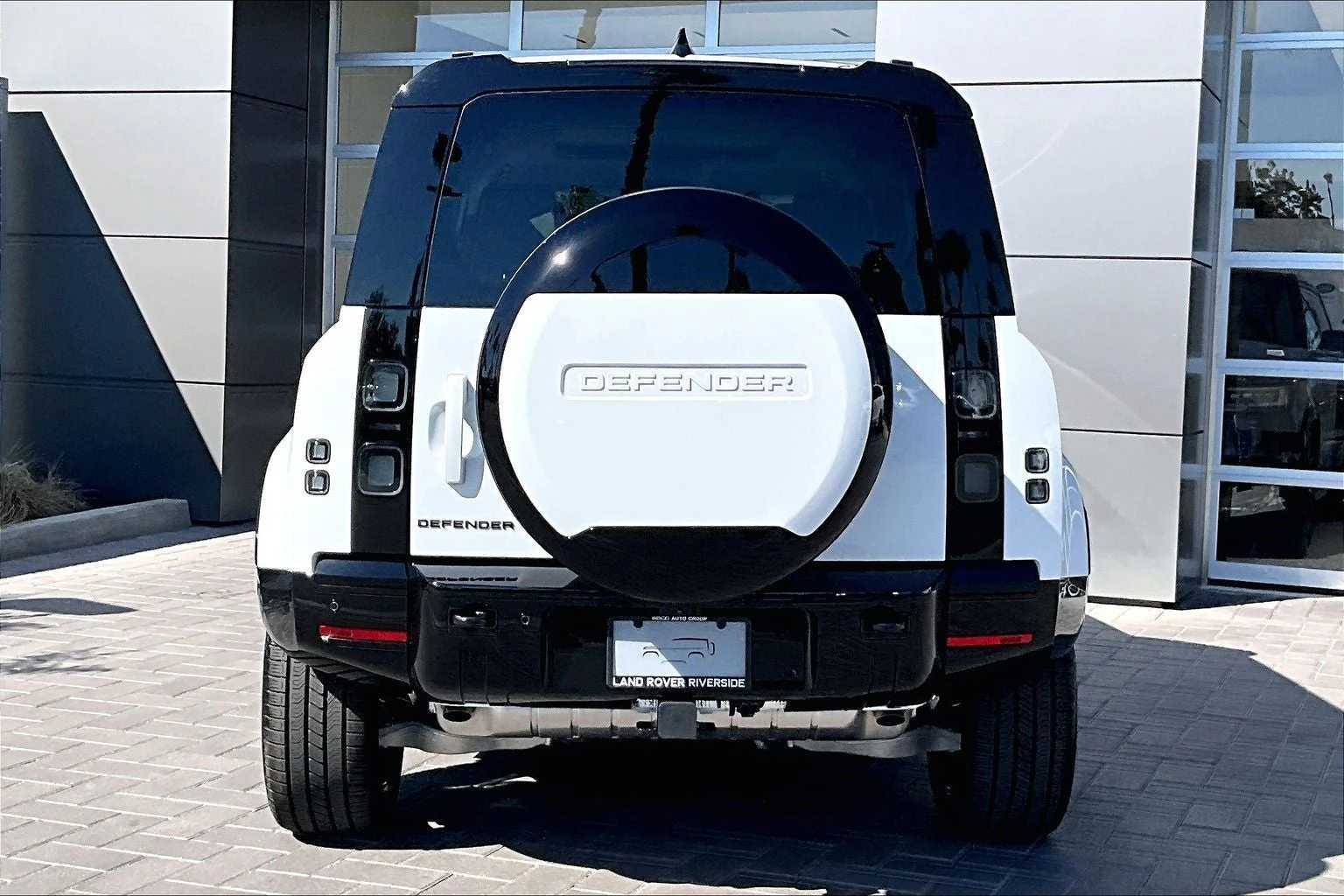 2026 Land Rover Defender 110 X-Dynamic SE (L663), 4/14