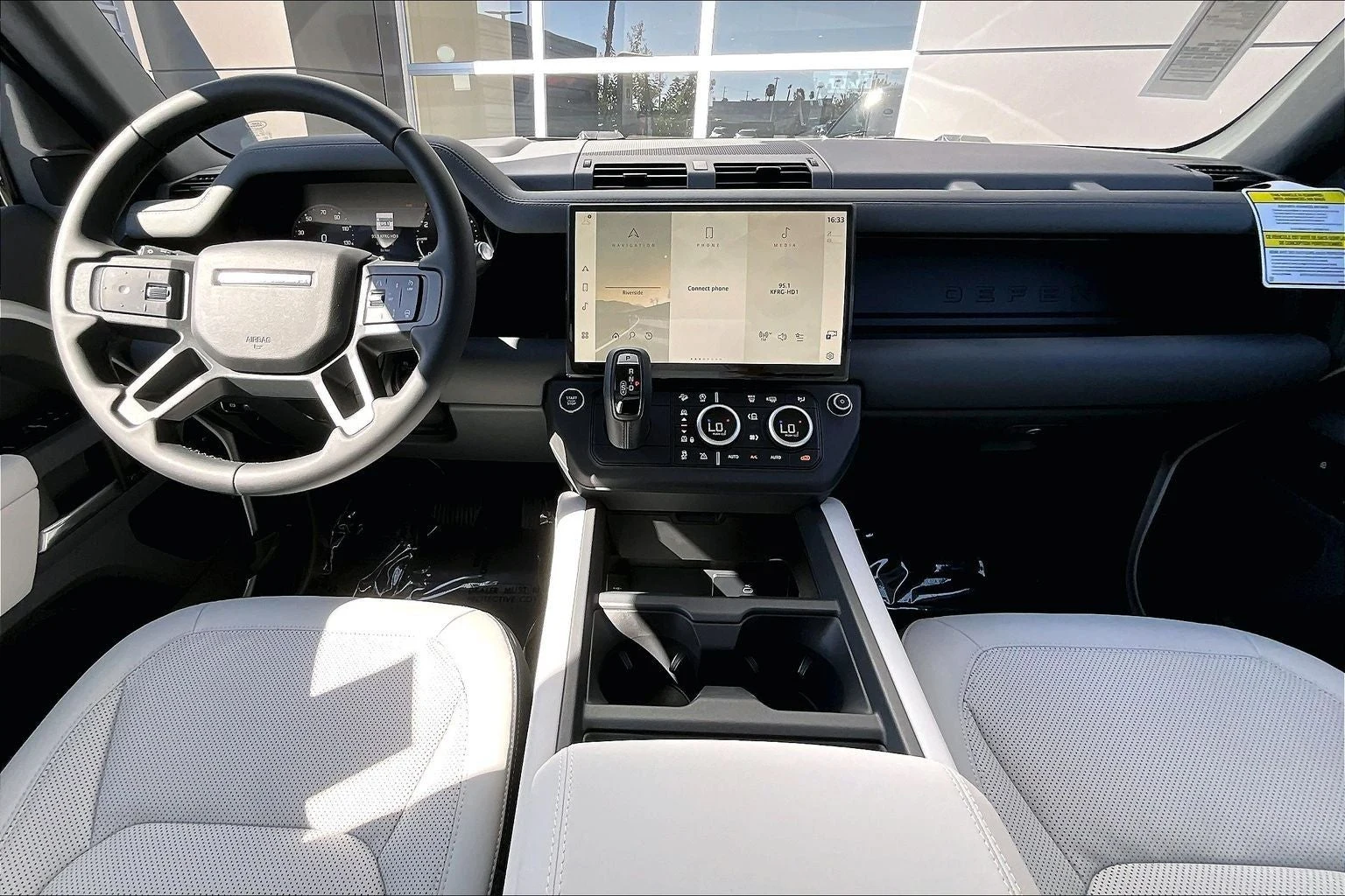 2026 Land Rover Defender 110 X-Dynamic SE (L663), 5/14