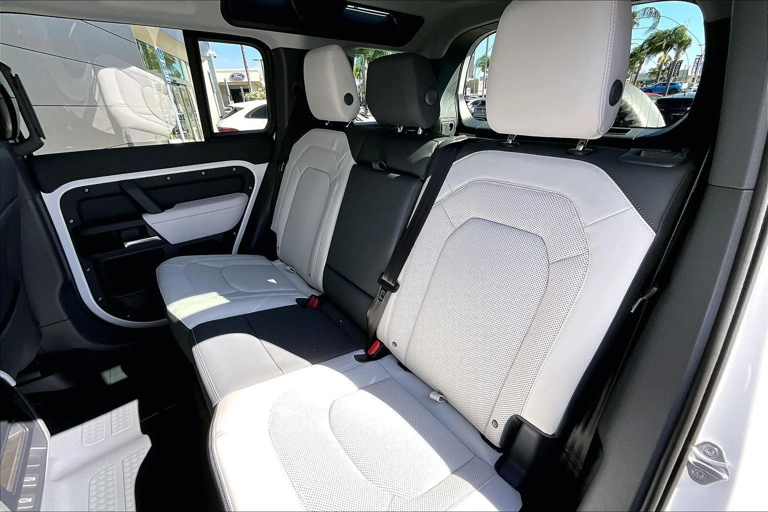 2026 Land Rover Defender 110 X-Dynamic SE (L663), 10/14