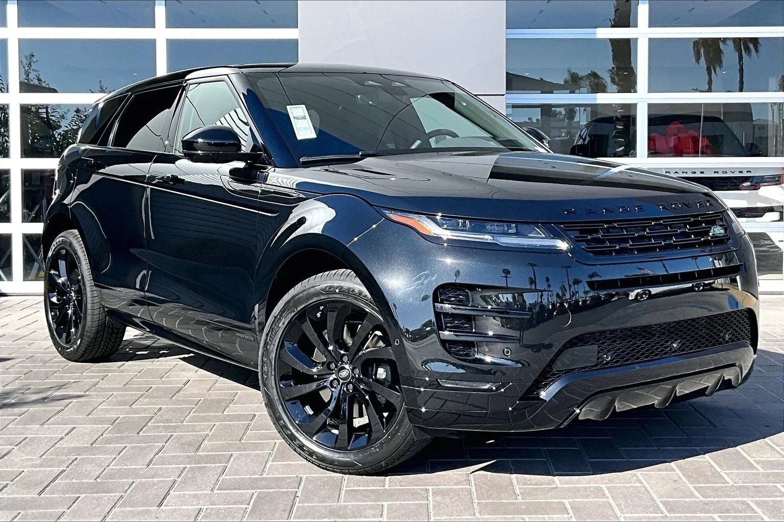 2026 Land Rover Range Rover Evoque Hoxton Edition (L551), 2/14