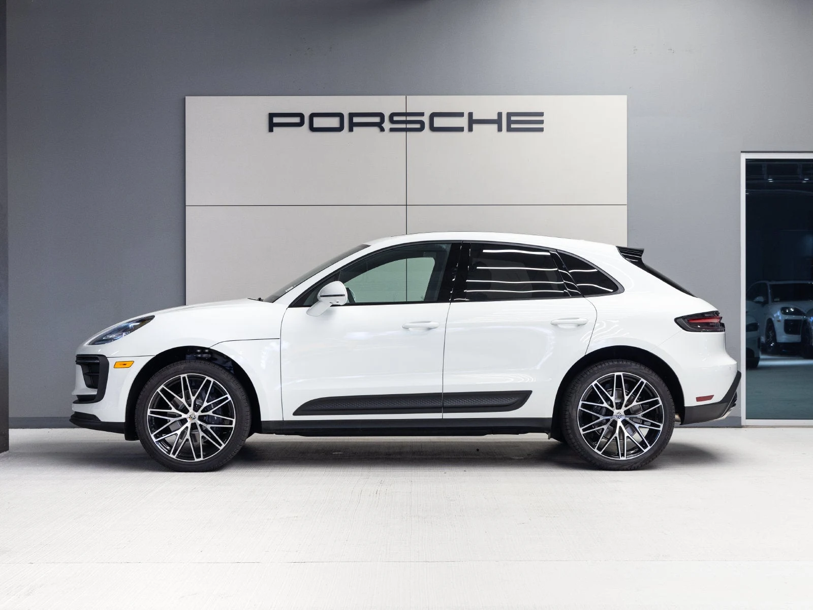 2026 Porsche Macan (95B), 2/20