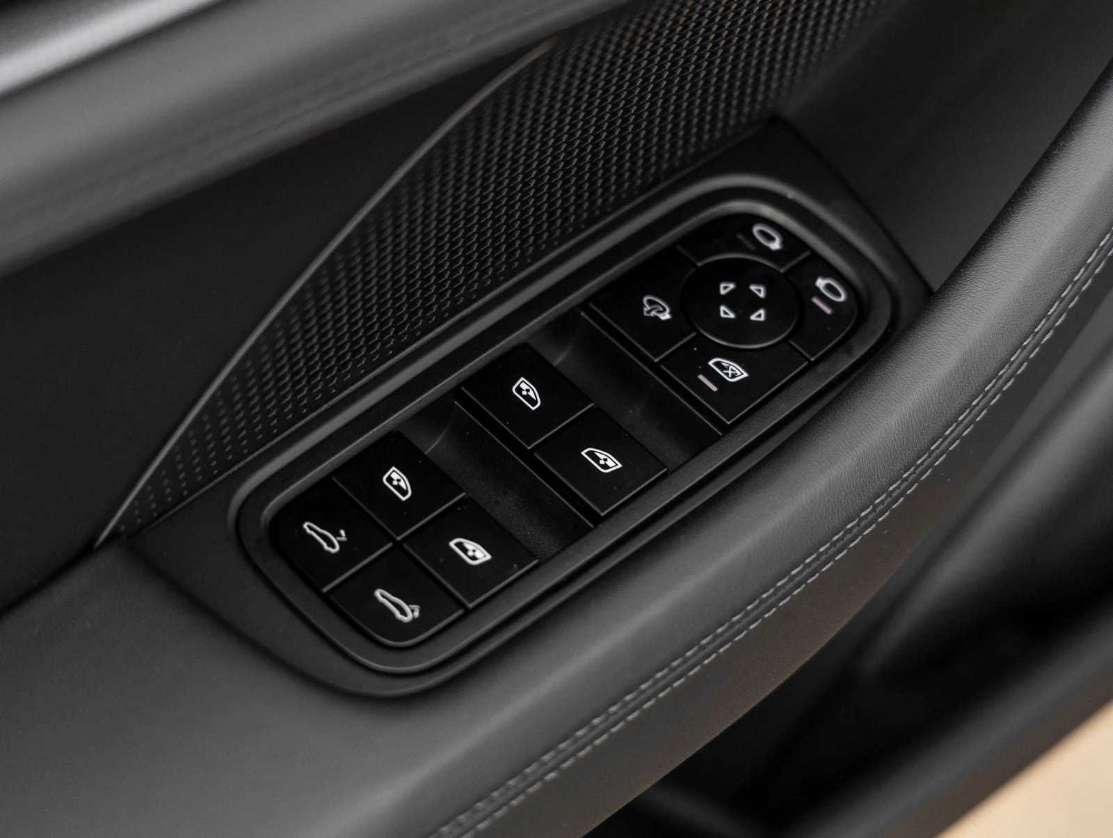 2026 Porsche Panamera 4 (976), 20/20