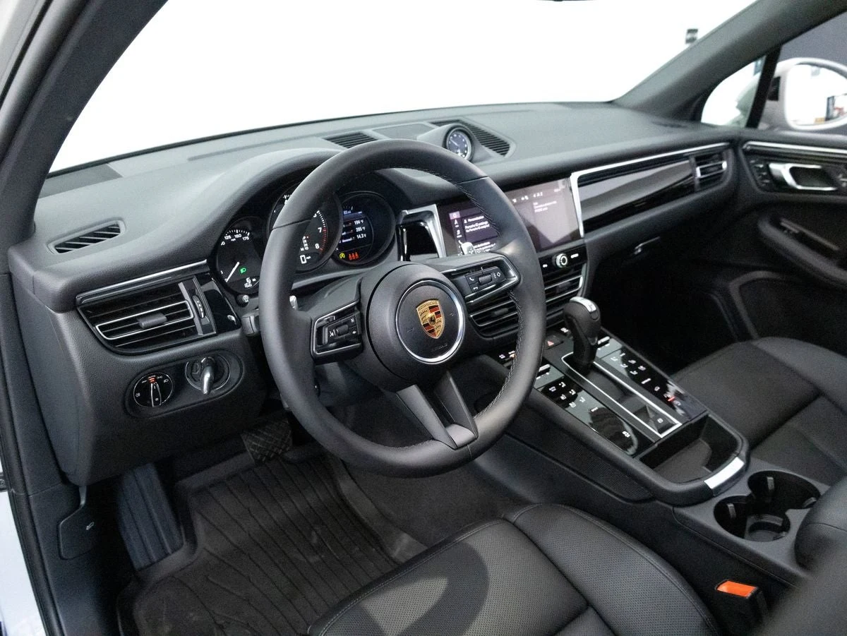 2026 Porsche Macan (95B), 4/20