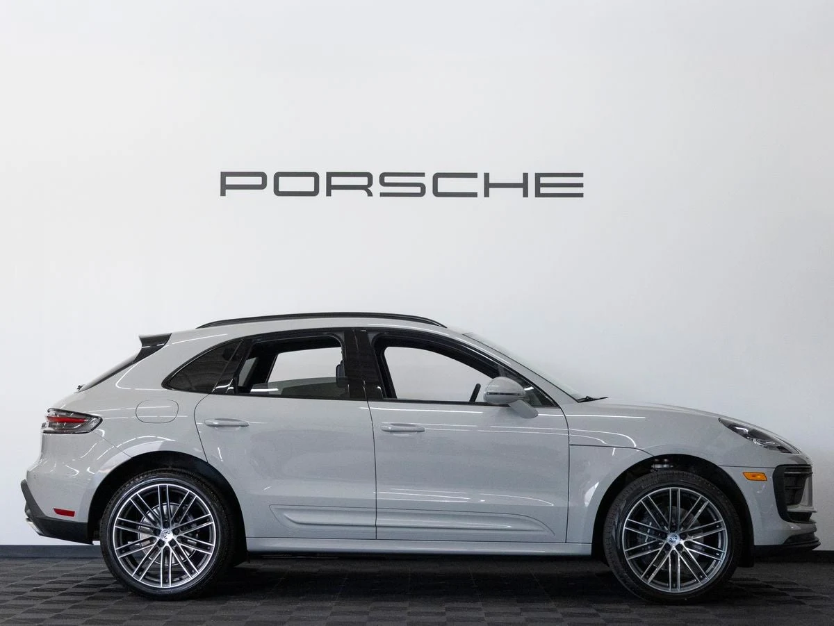 2026 Porsche Macan (95B), 8/20