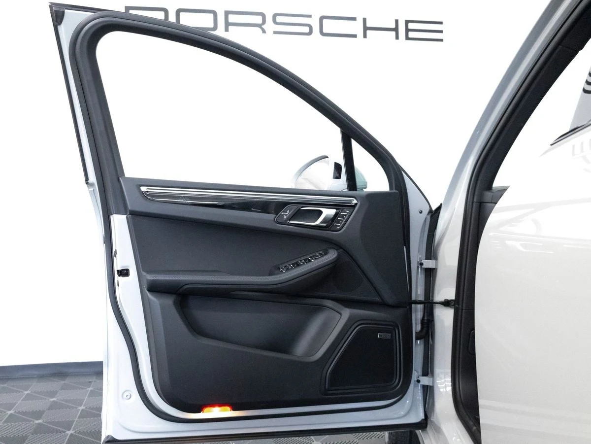 2026 Porsche Macan (95B), 15/20