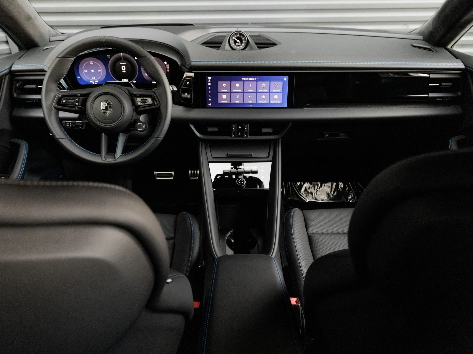 2026 Porsche Macan Turbo Electric (XAB), 17/20