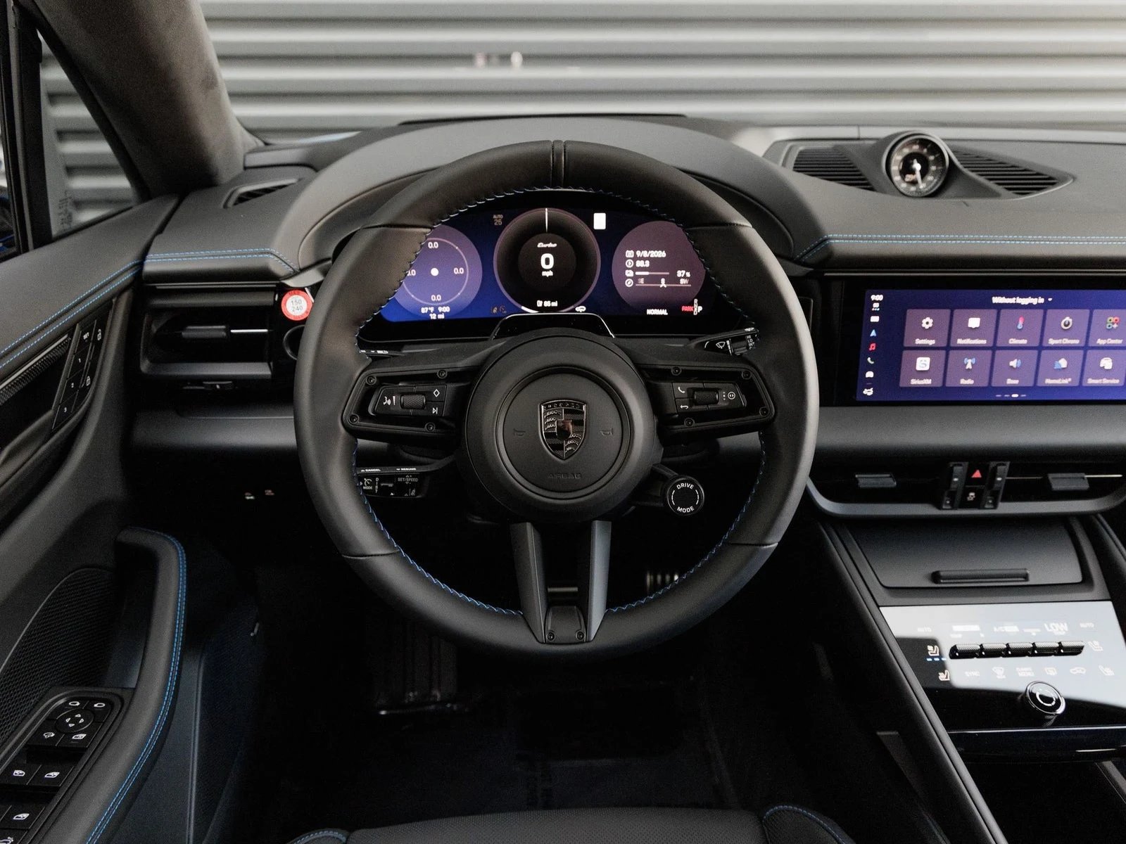 2026 Porsche Macan Turbo Electric (XAB), 18/20