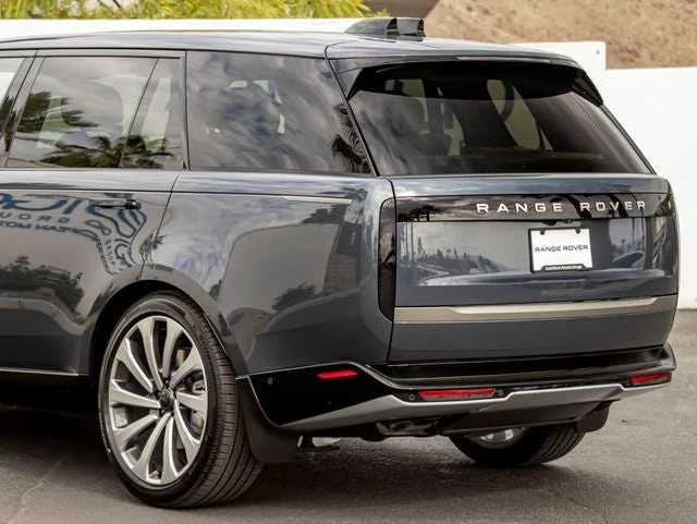 2026 Land Rover Range Rover SE LWB (L460), 10/20