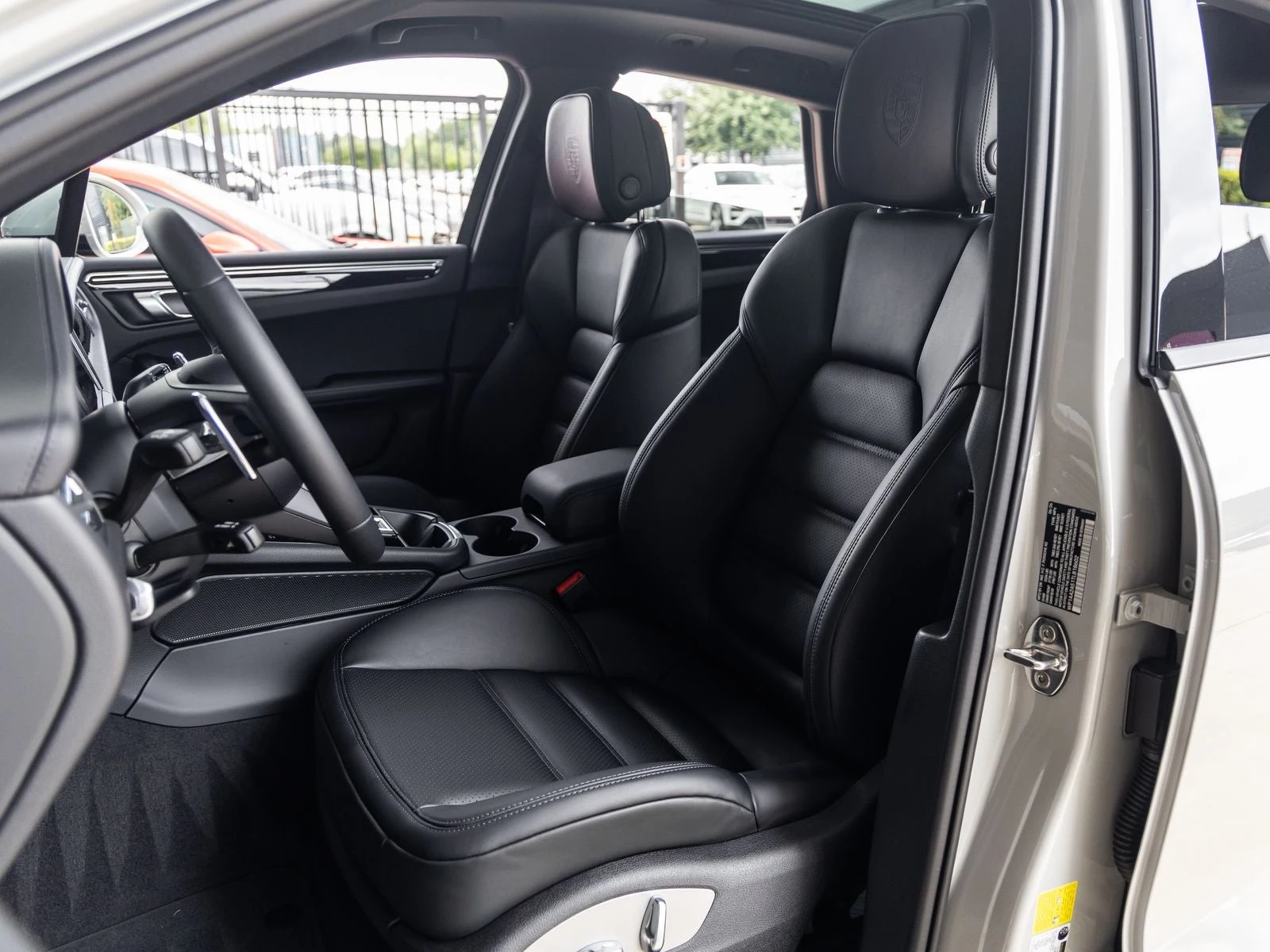 2026 Porsche Macan T (95B), 5/20