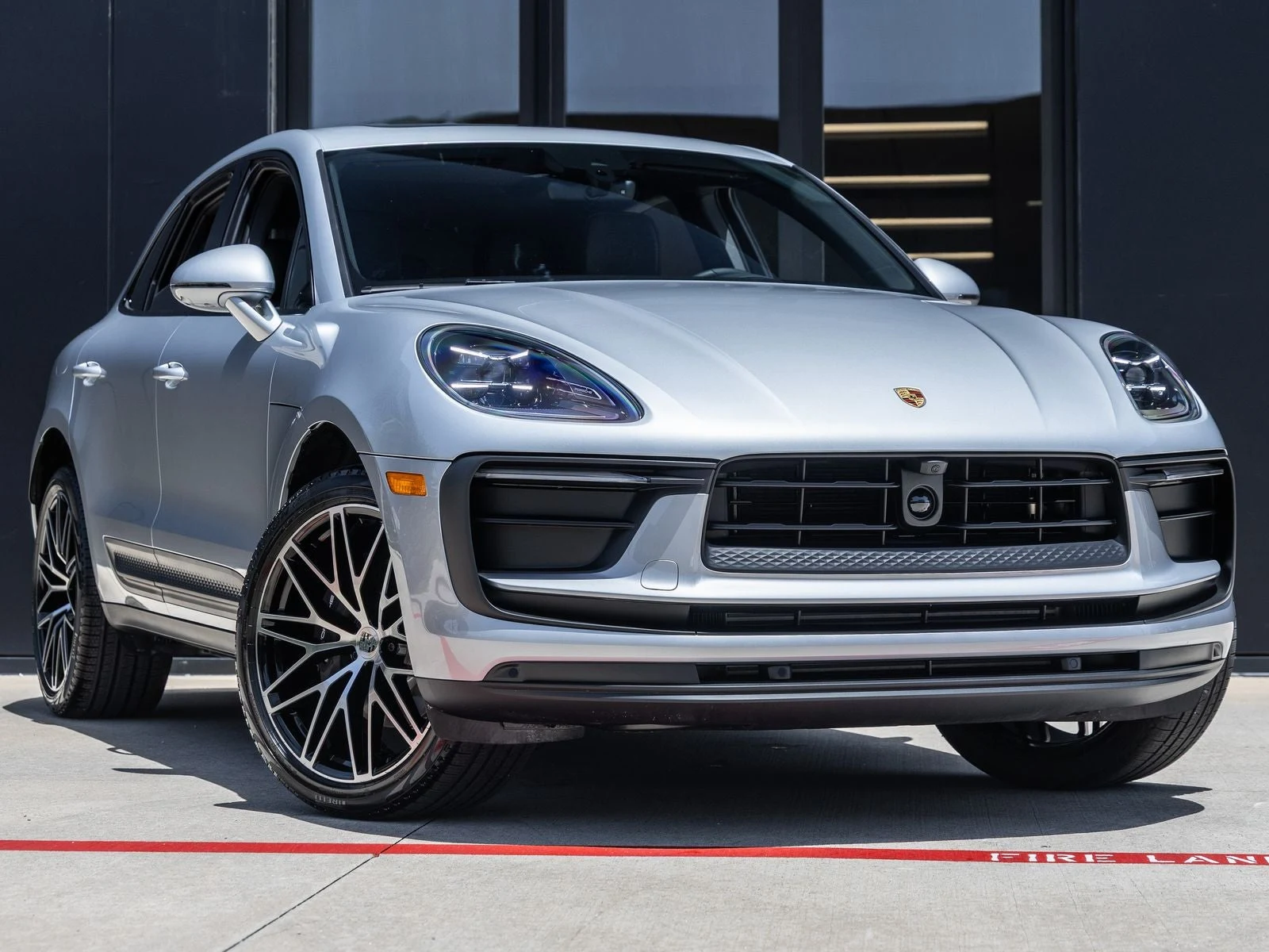 2026 Porsche Macan (95B), 6/20