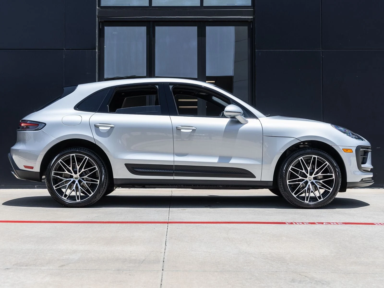 2026 Porsche Macan (95B), 12/20