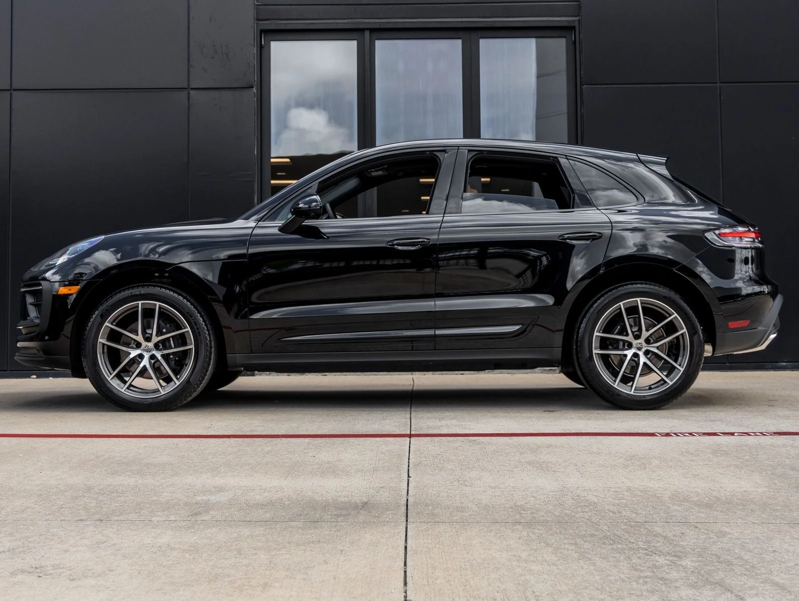 2026 Porsche Macan (95B), 2/20