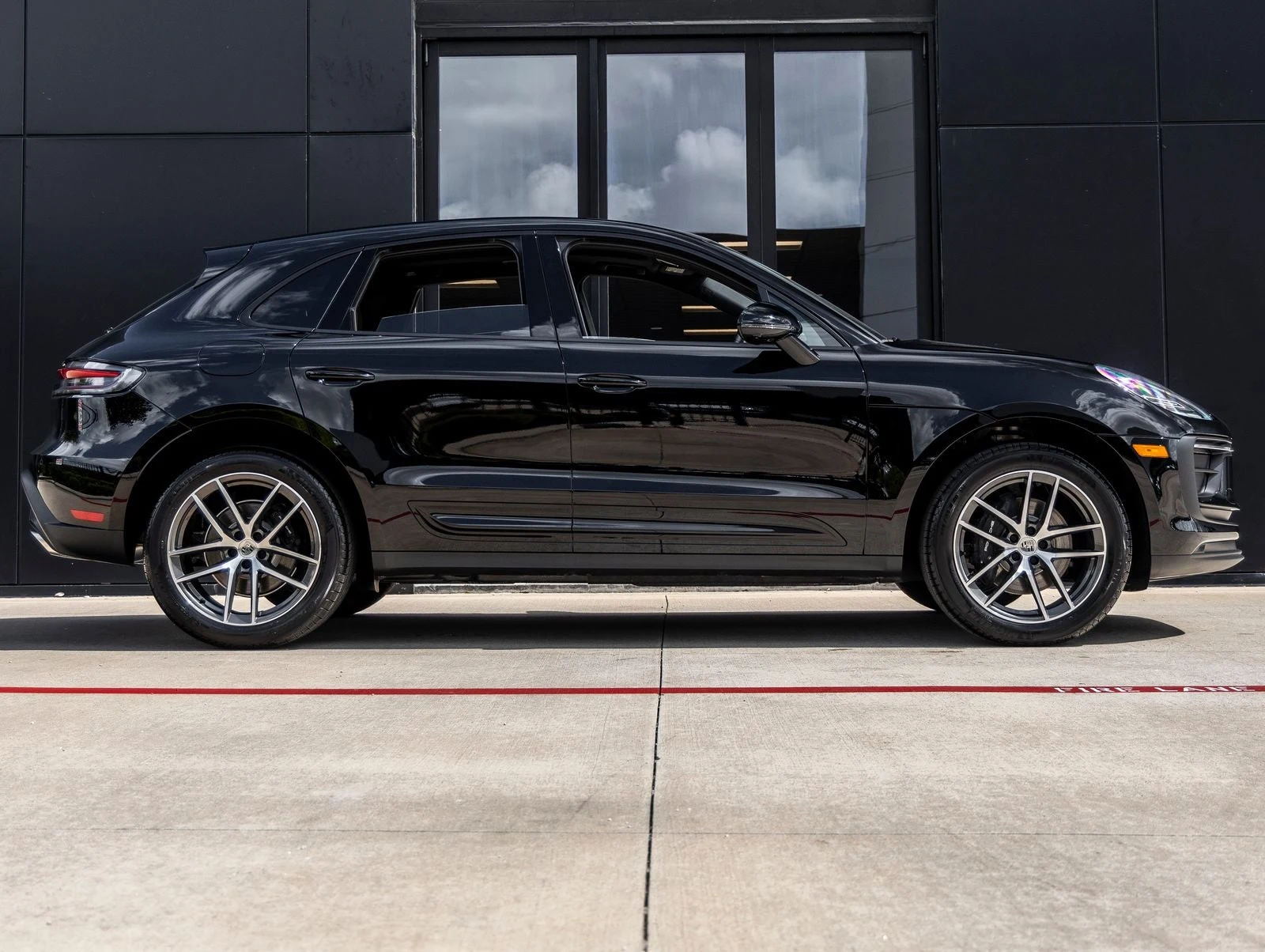 2026 Porsche Macan (95B), 12/20